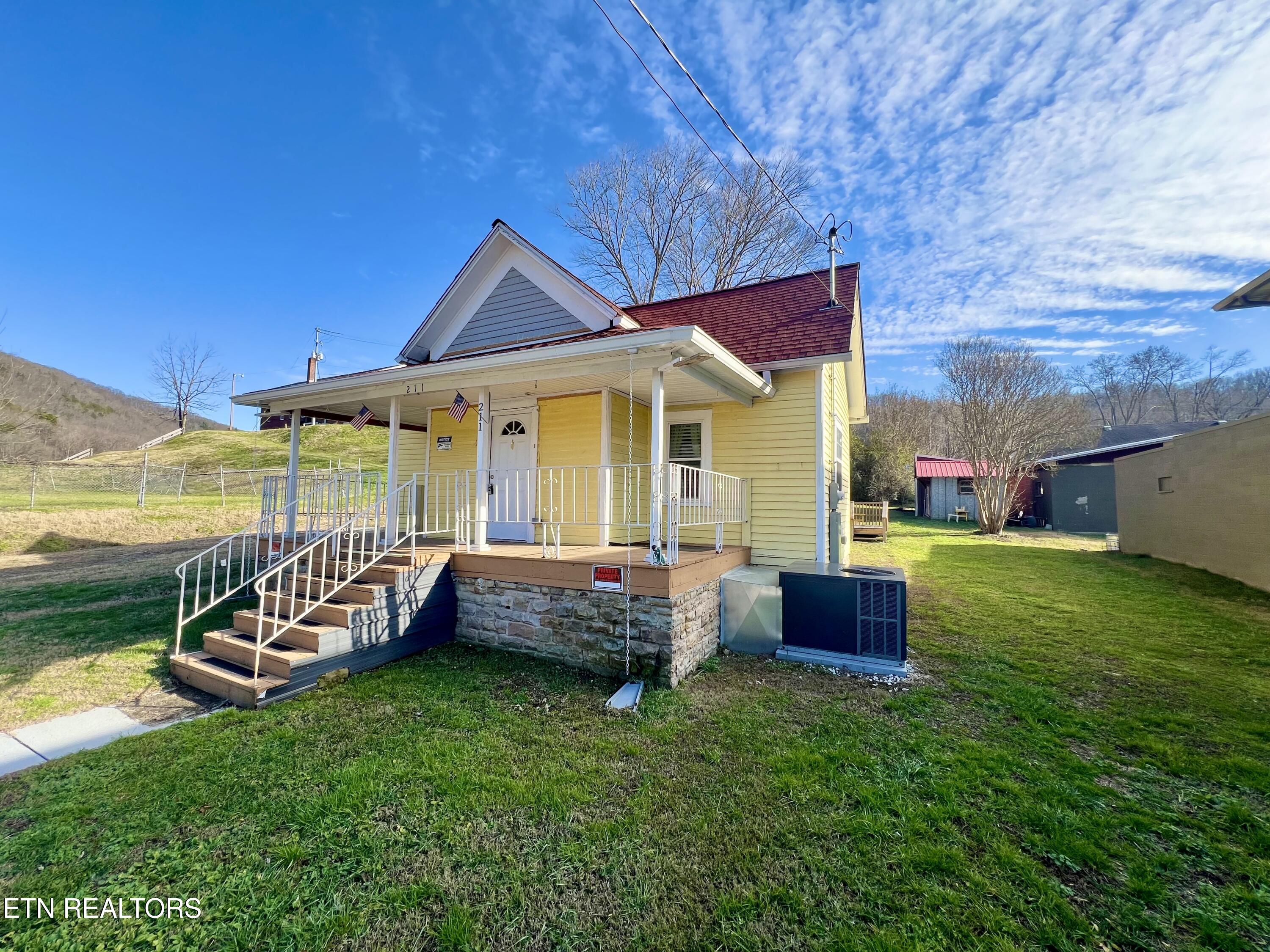 211 Kingston Ave Property Photo
