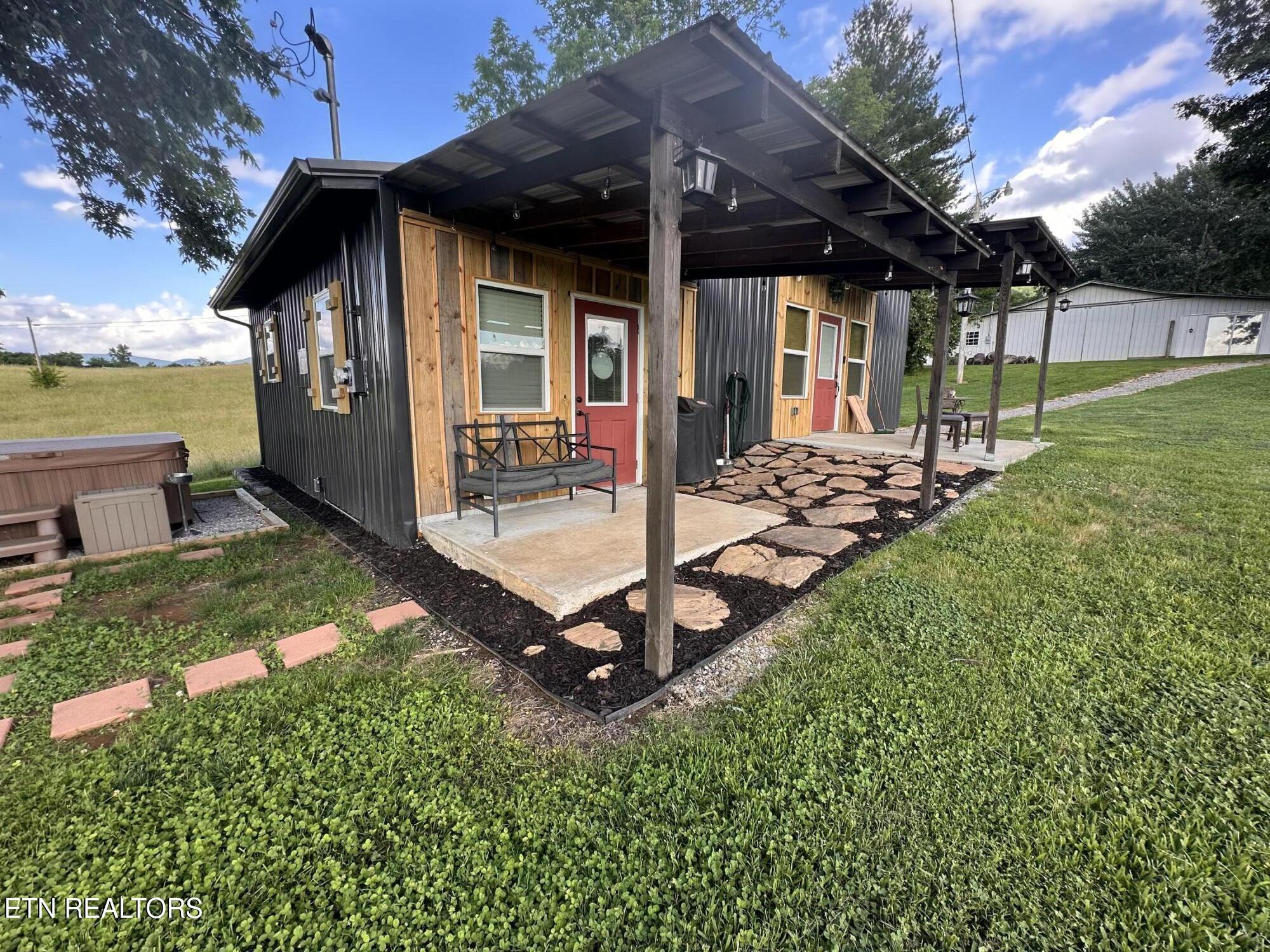 9685 Upper East Valley Rd Property Photo