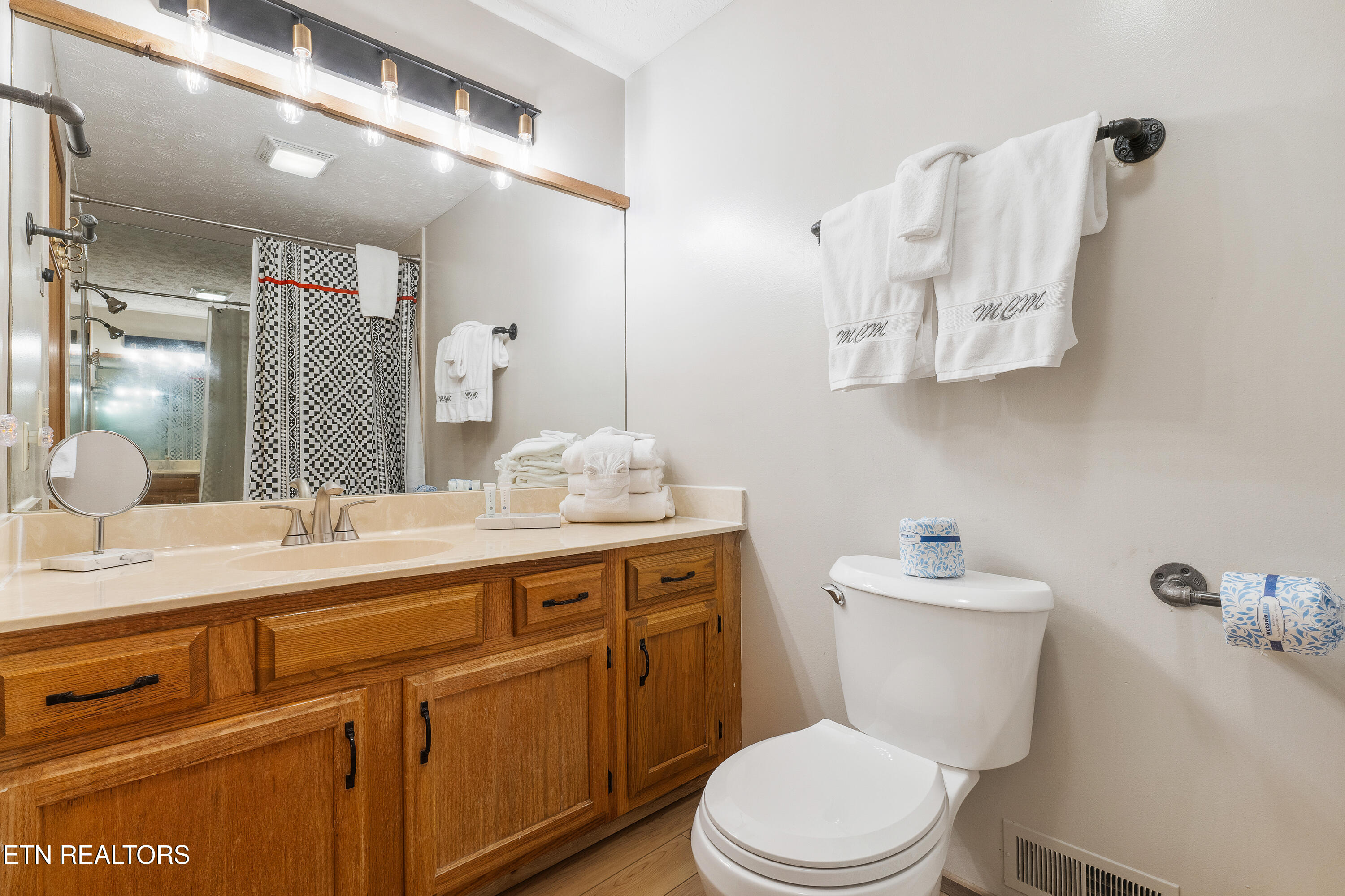 3933 Dollys Drive Property Photo 40