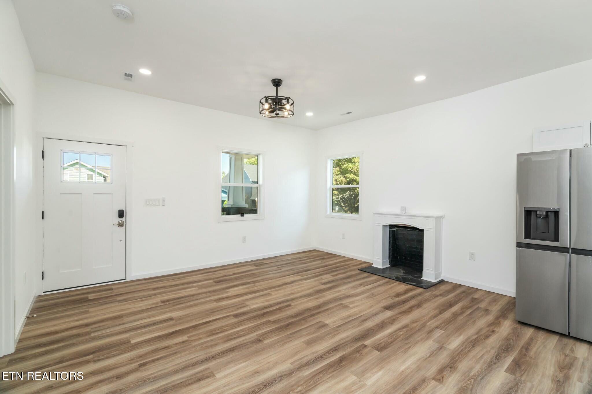 2824 Linden Ave Property Photo 11