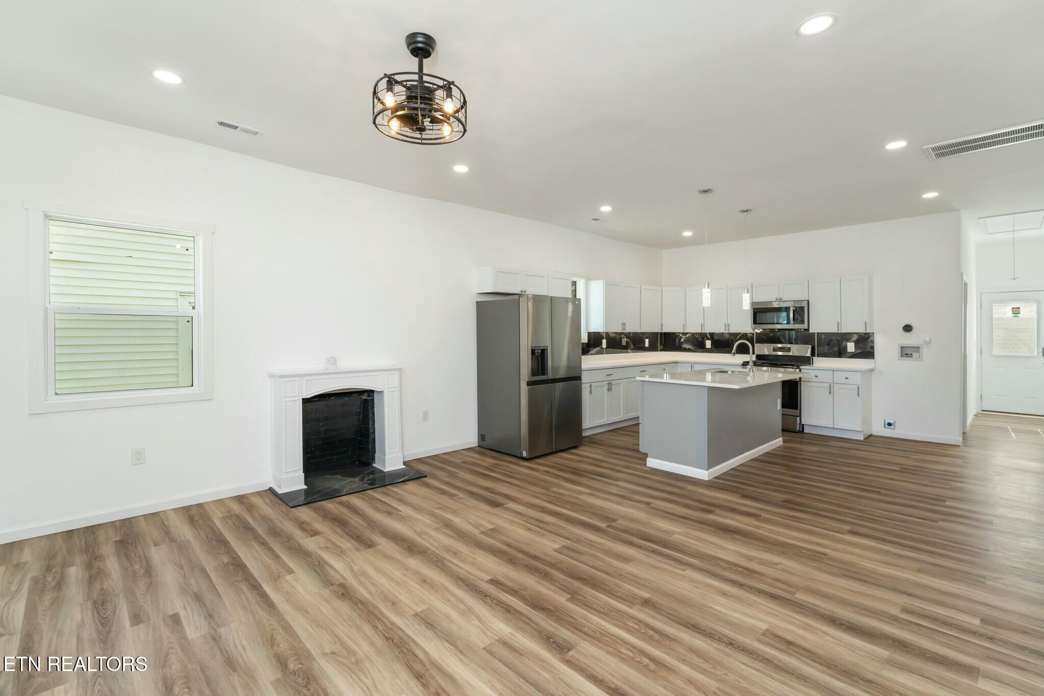 2824 Linden Ave Property Photo 15