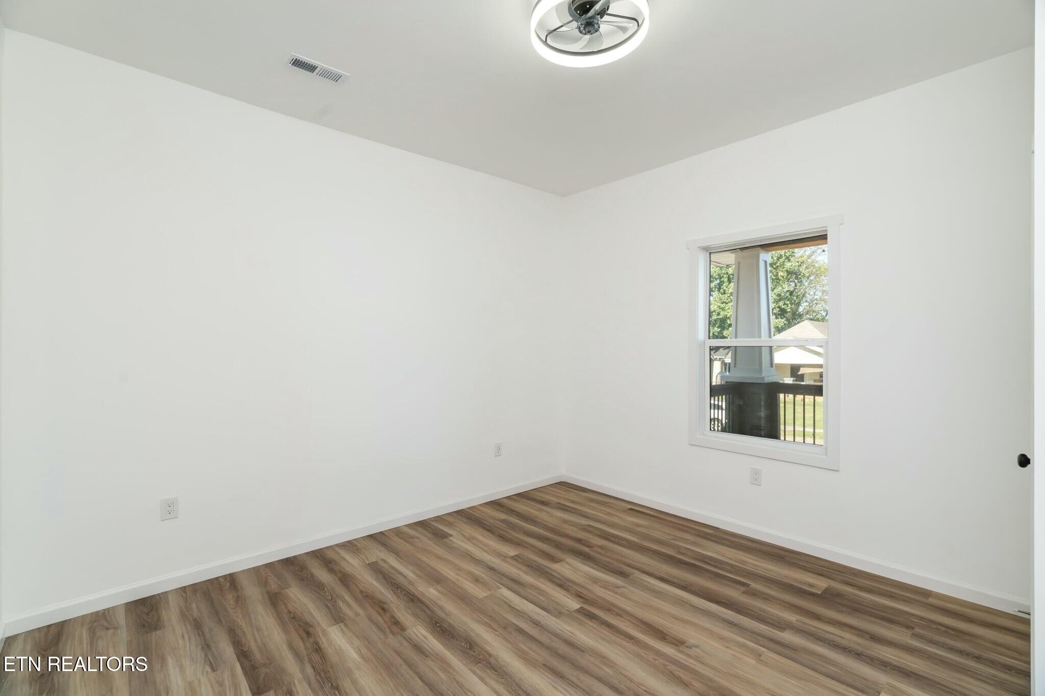 2824 Linden Ave Property Photo 25