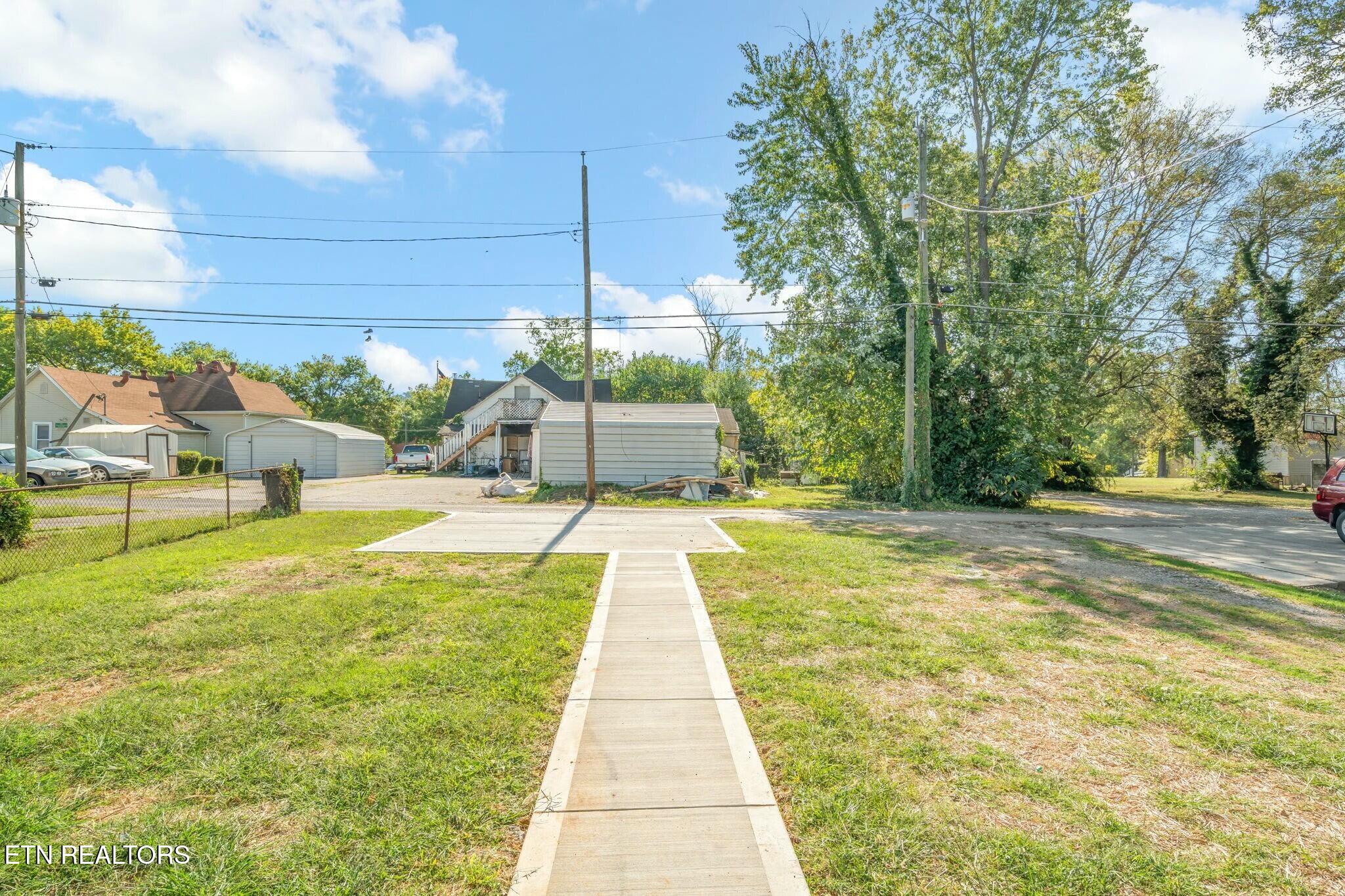 2824 Linden Ave Property Photo 36