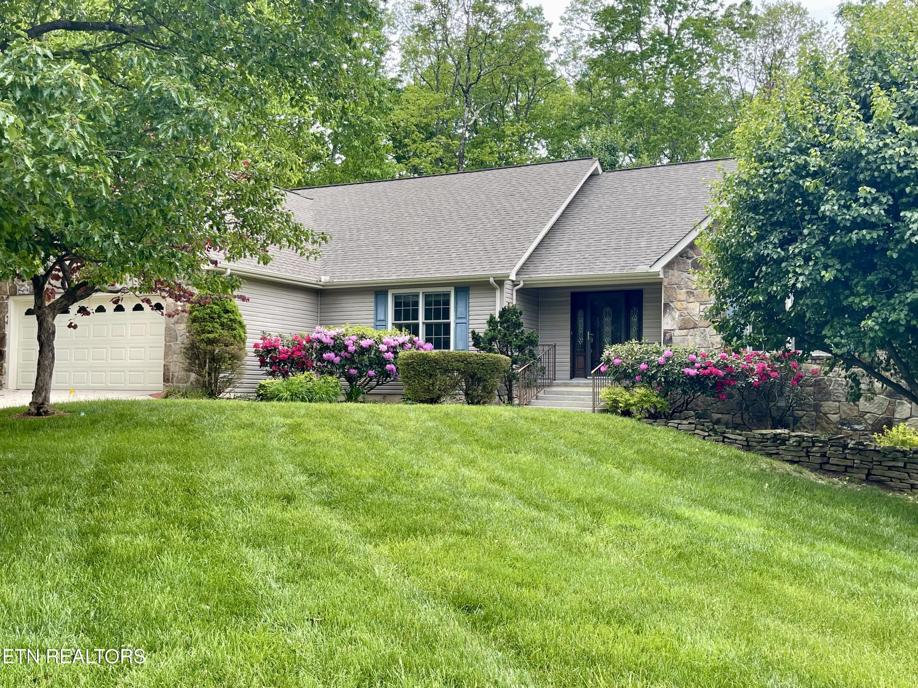 55 Loxley Lane Property Photo 1