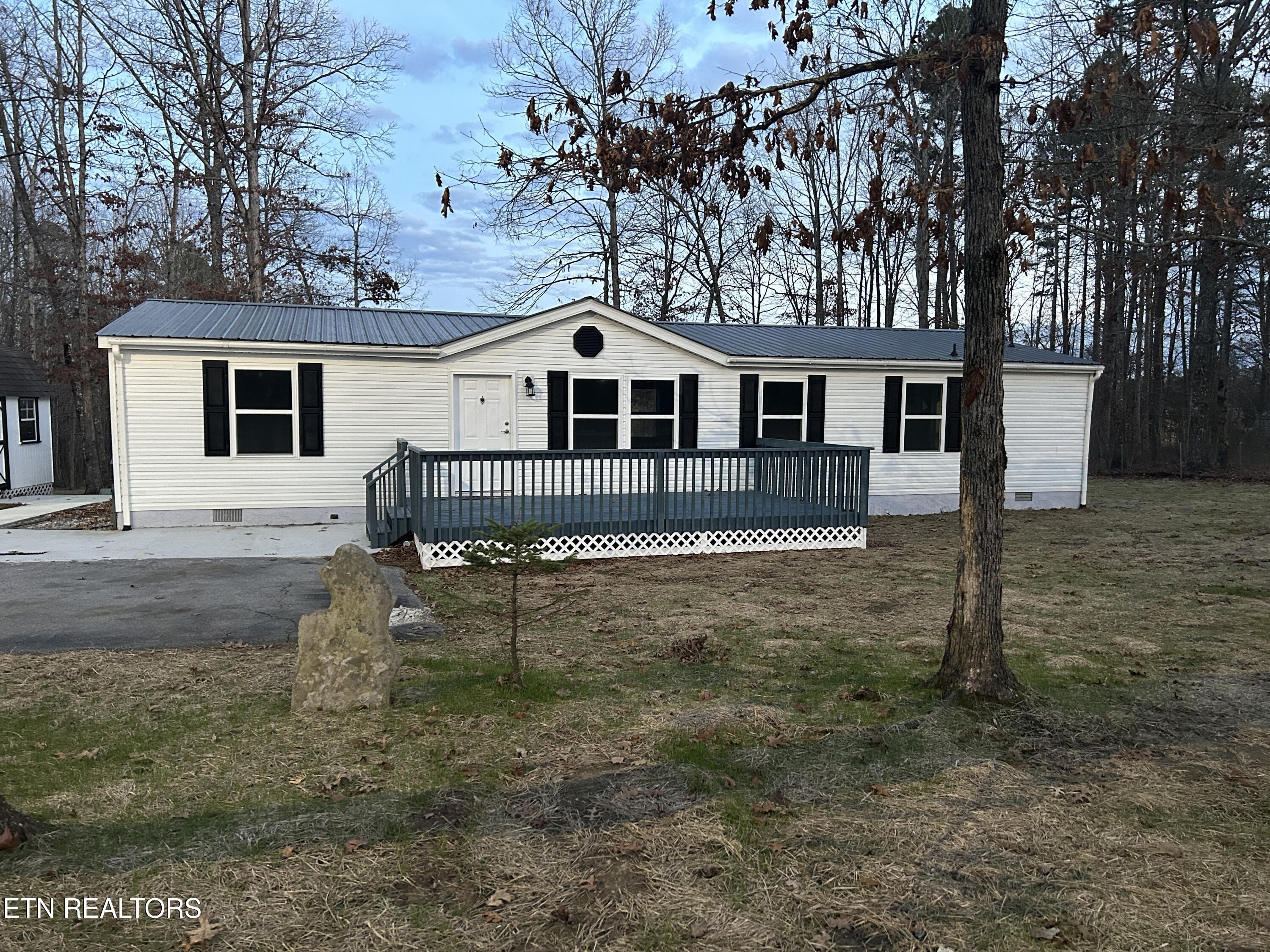 936 Pioneer Rd Property Photo