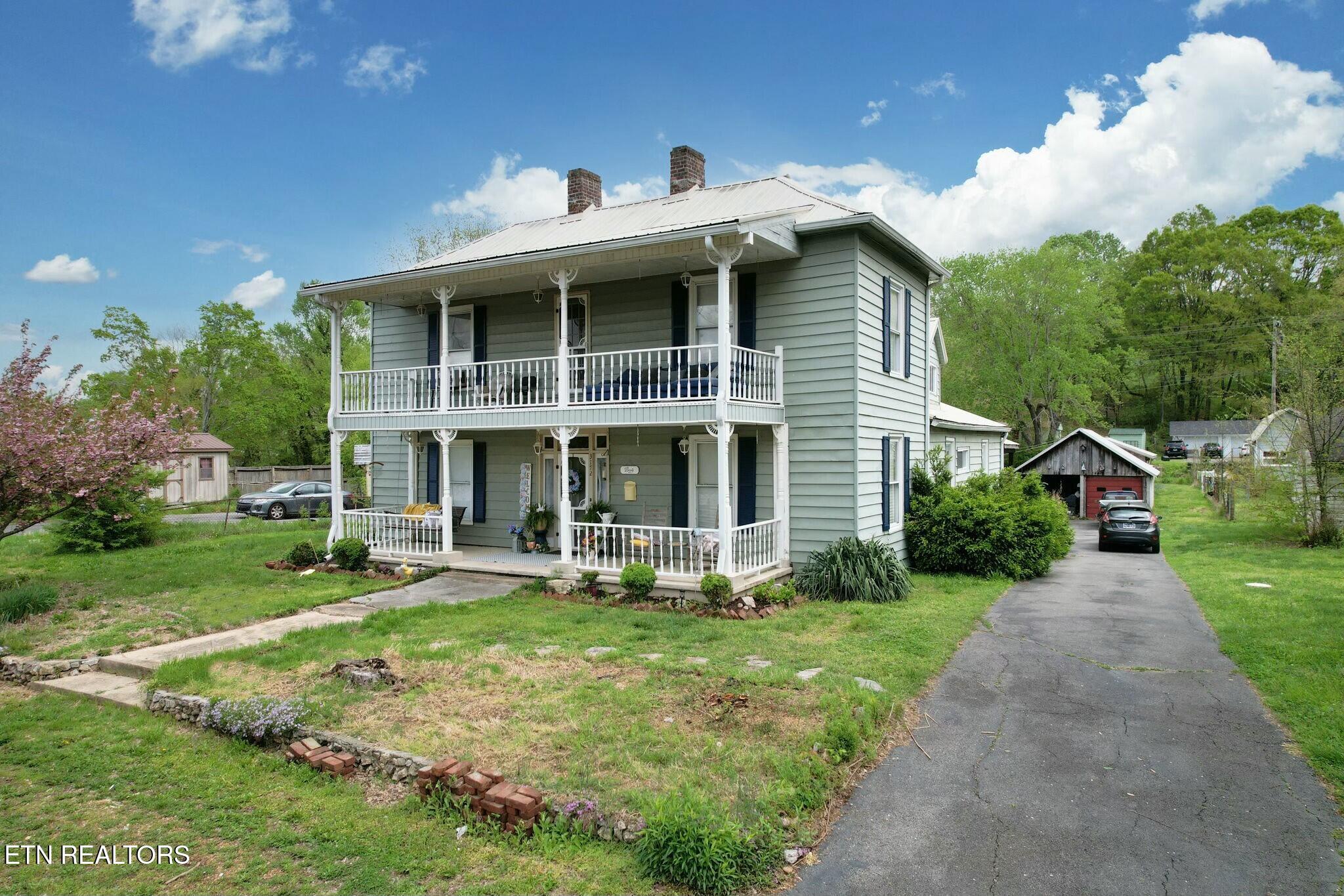 3172 Railroad St Property Photo