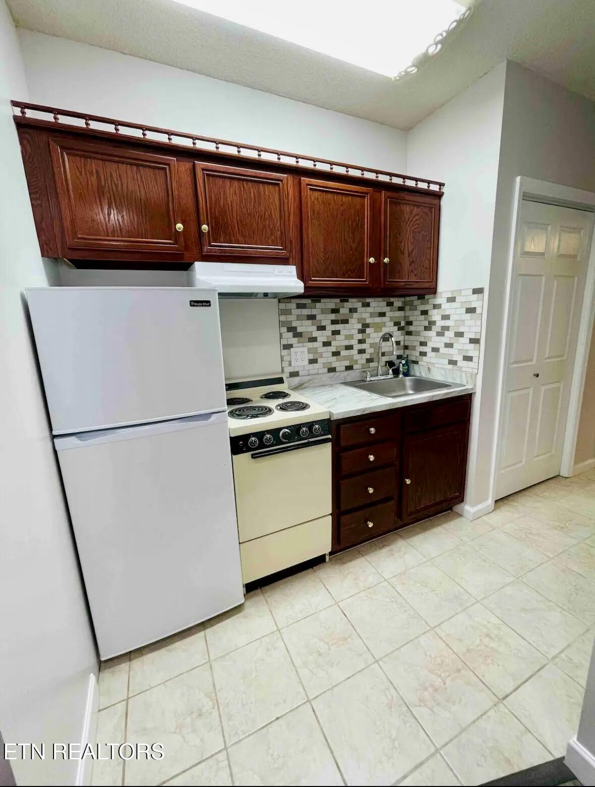 2748 Florence Drive Property Photo 10