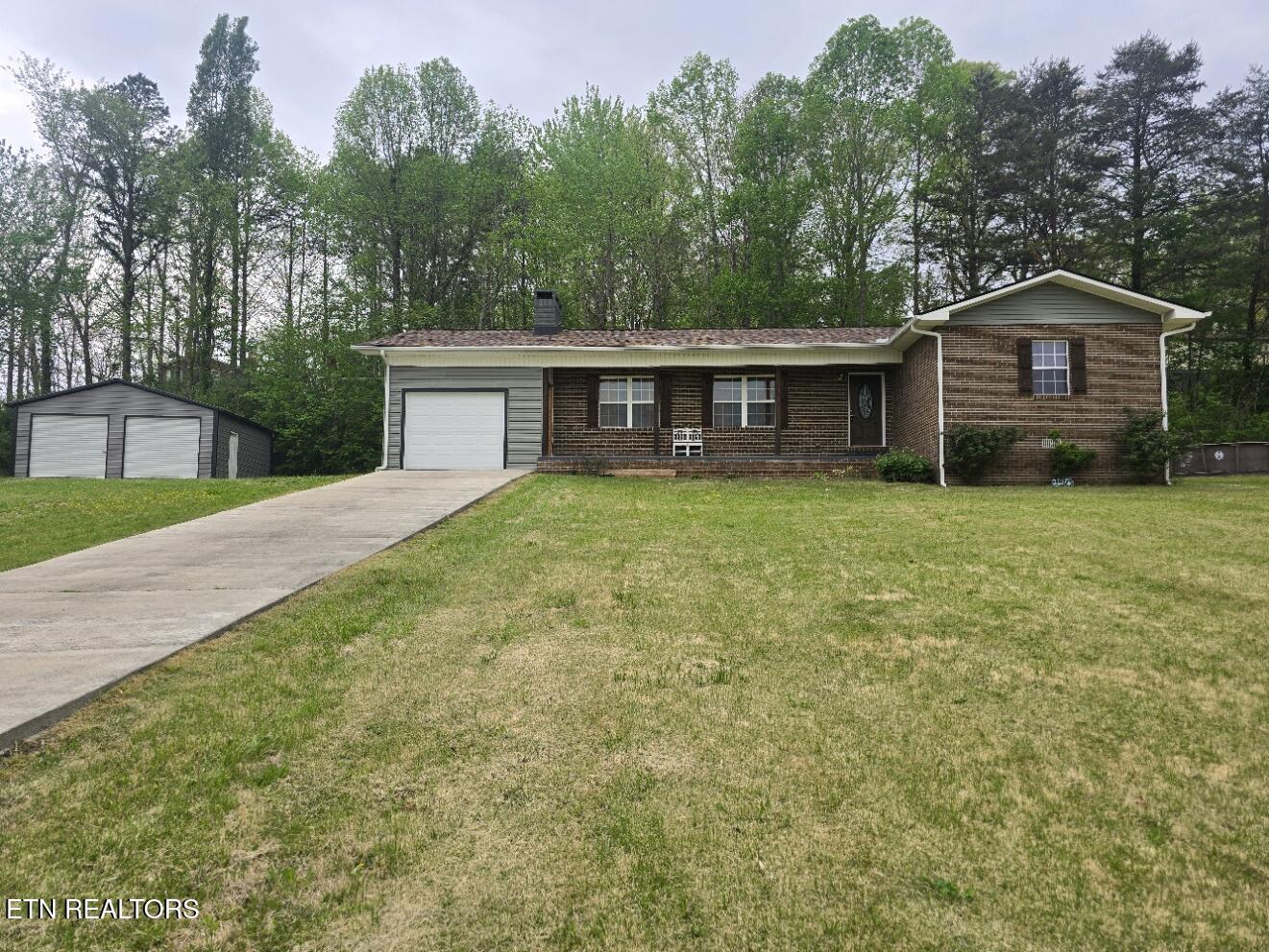 264 Oak St Property Photo