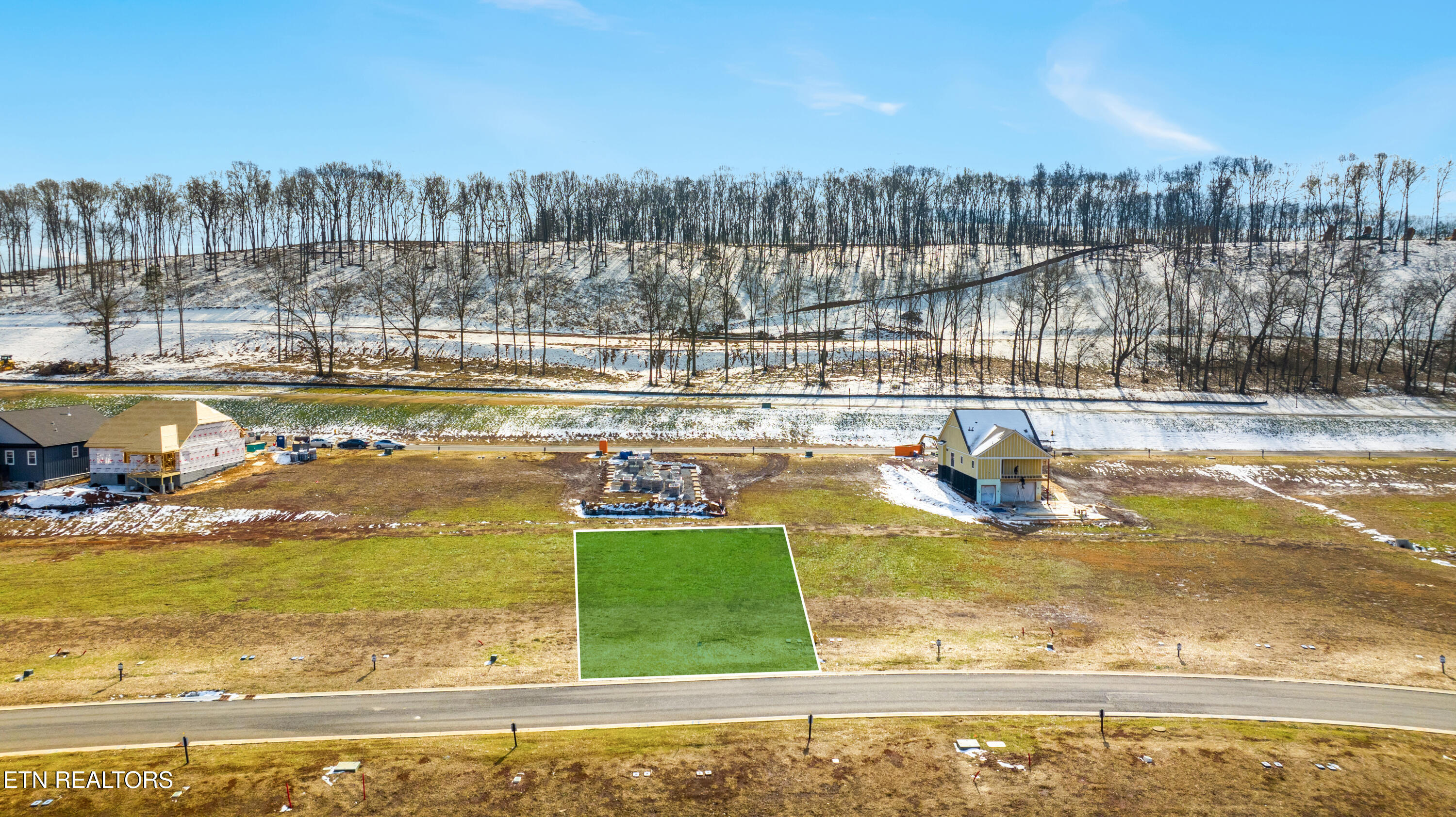 958 Black Bear Circle Property Photo 2