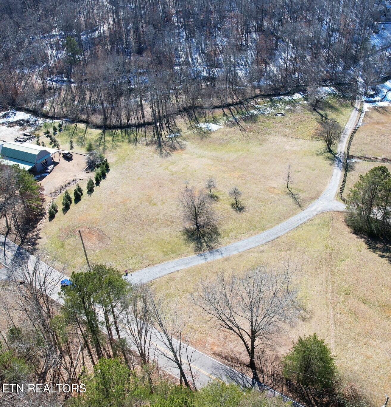 10646 Pine Hill Rd Property Photo 3