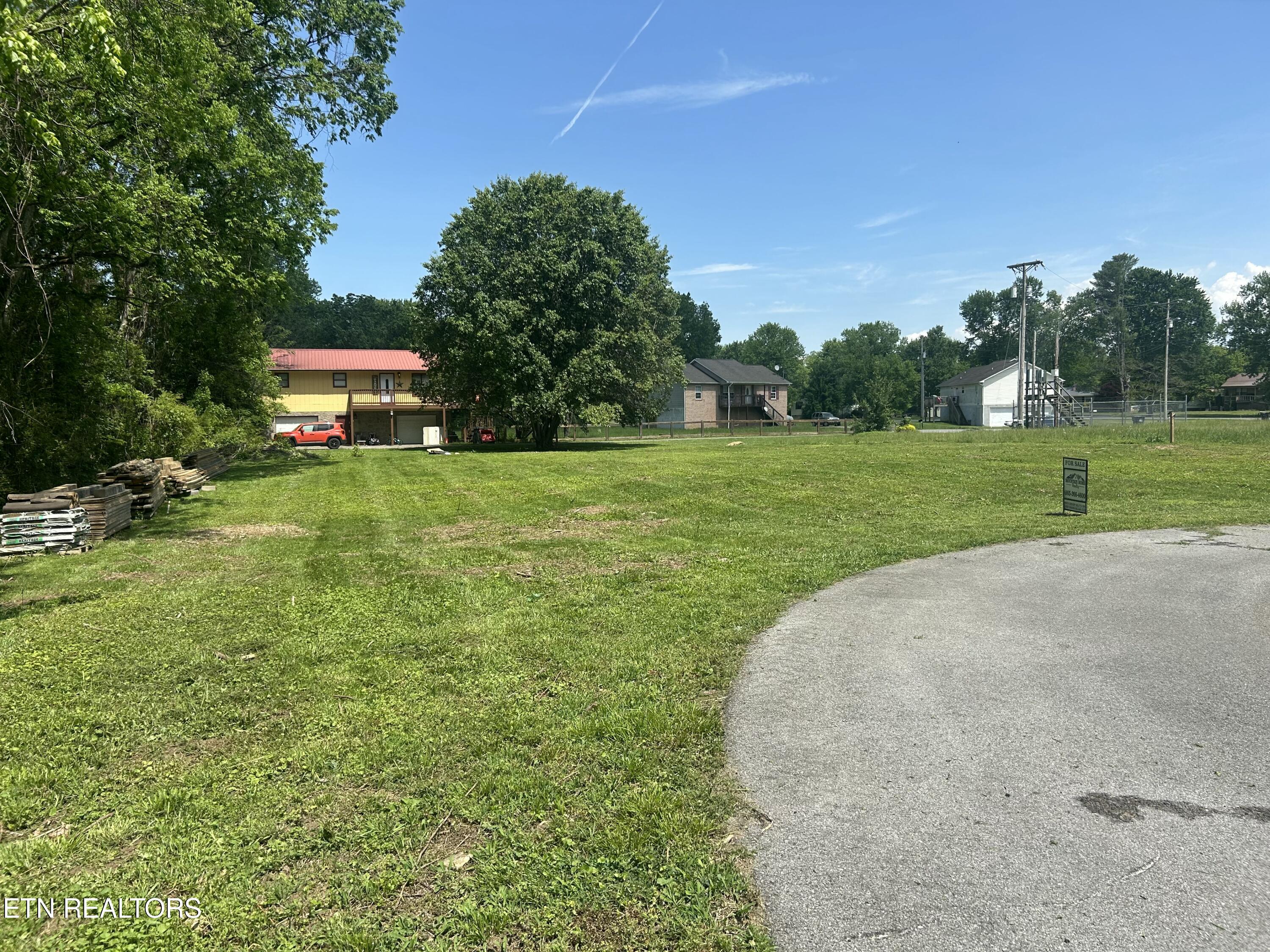 River Bank Rd Property Photo 3