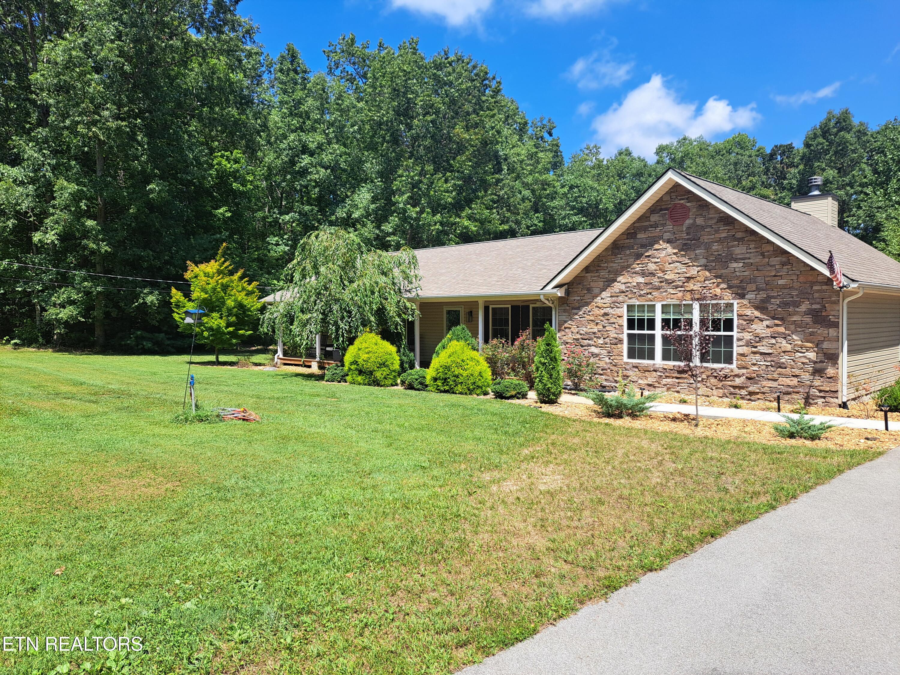 816 Wallace Way Property Photo
