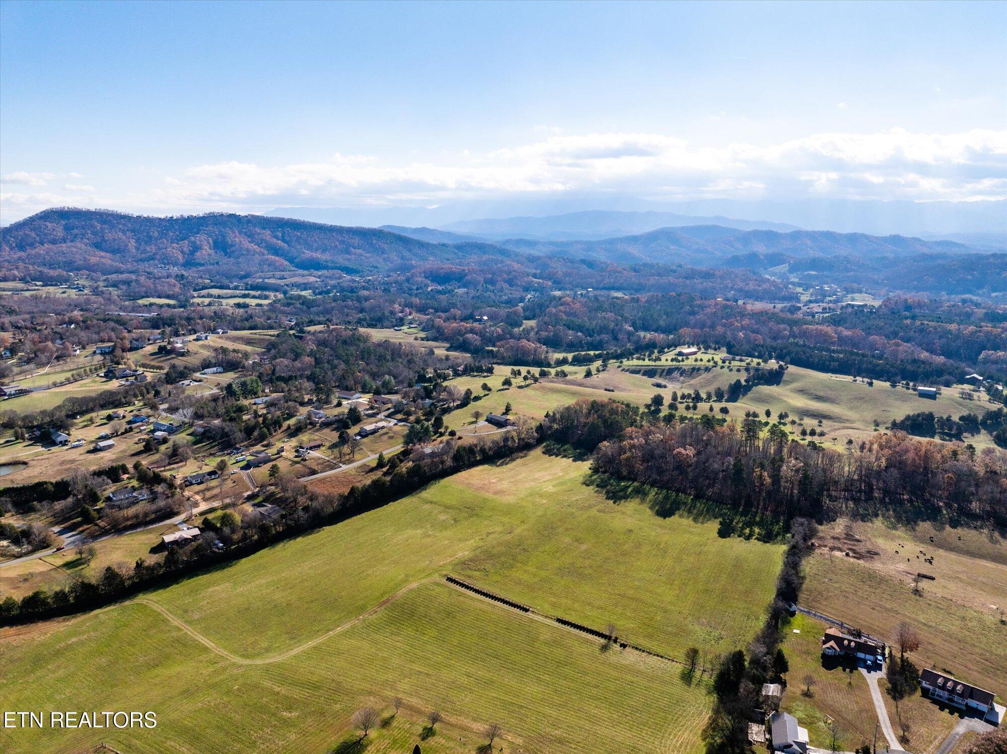 000 Smoky Mountain View Drive Property Photo 8