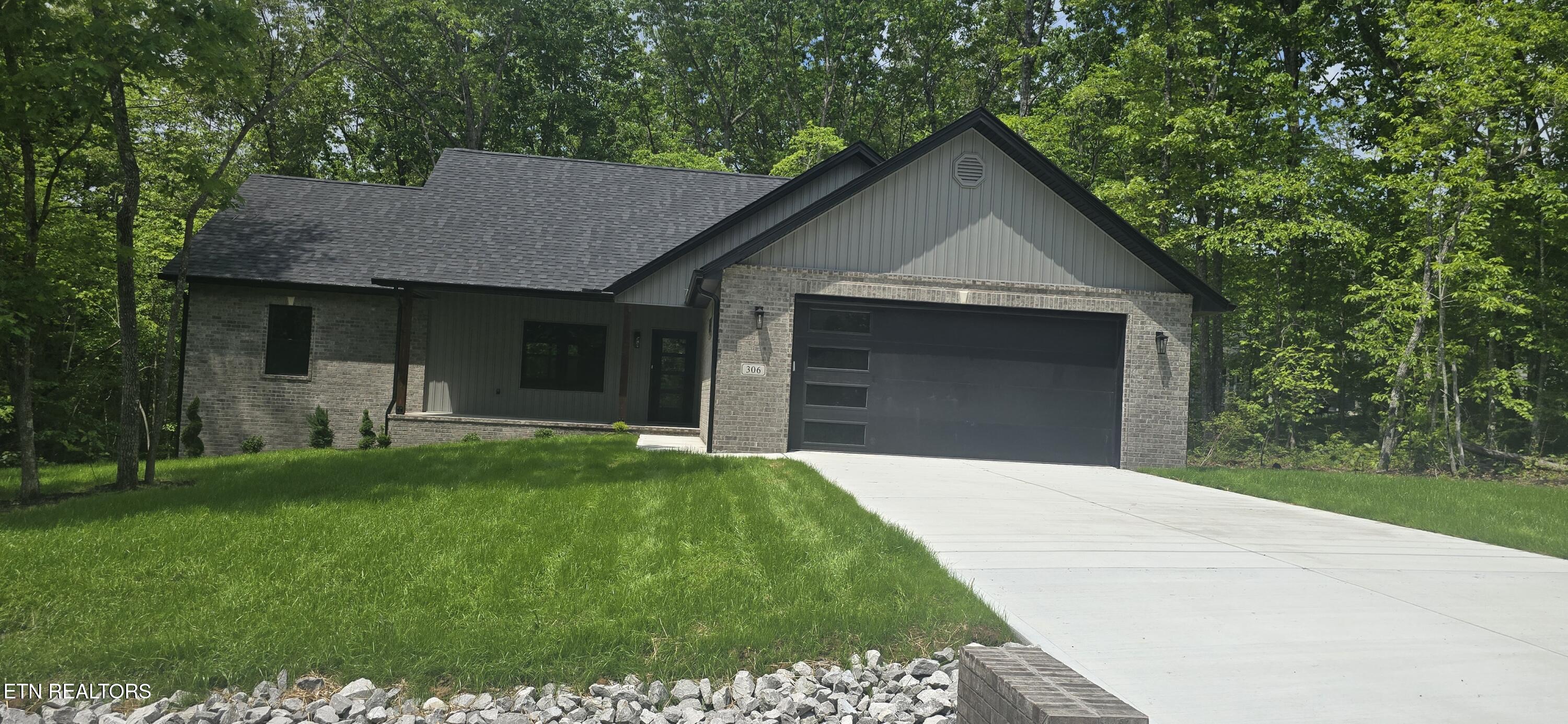 306 Beachwood Drive Property Photo 1
