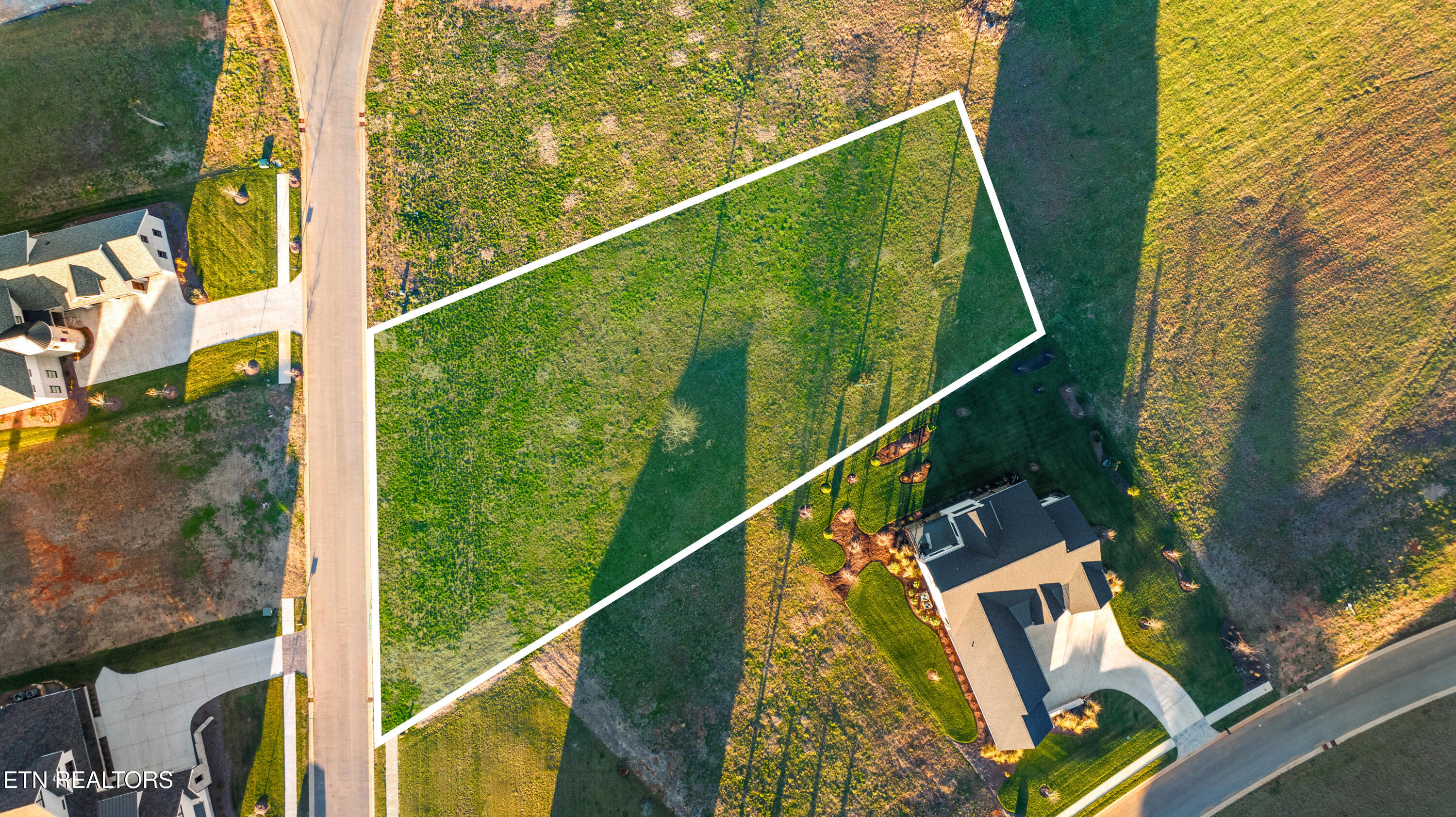 5220 Old Club Rd Property Photo 8