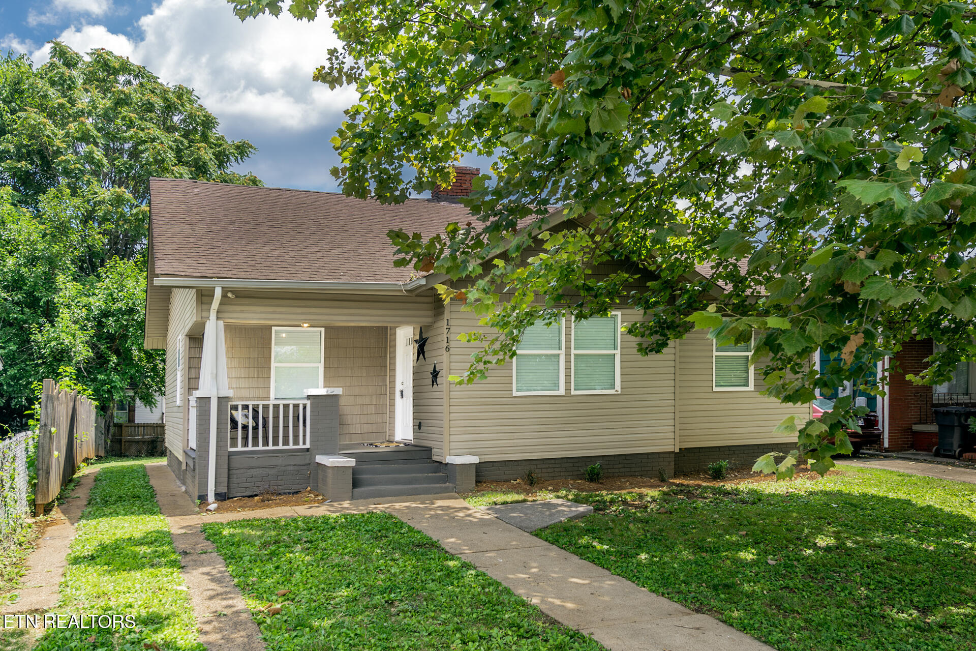 1716 8th Ave Property Photo