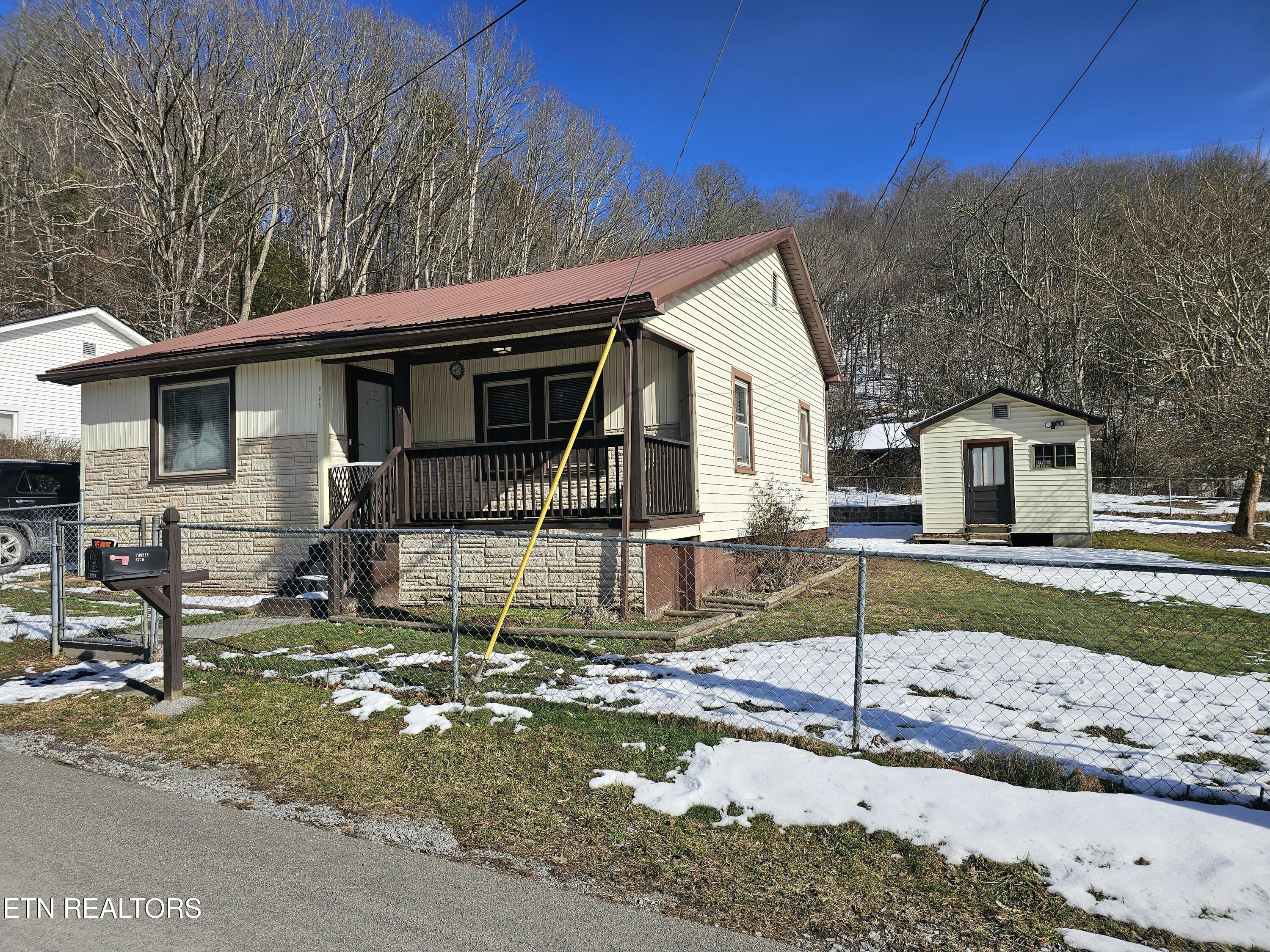 2716 Ash St Property Photo