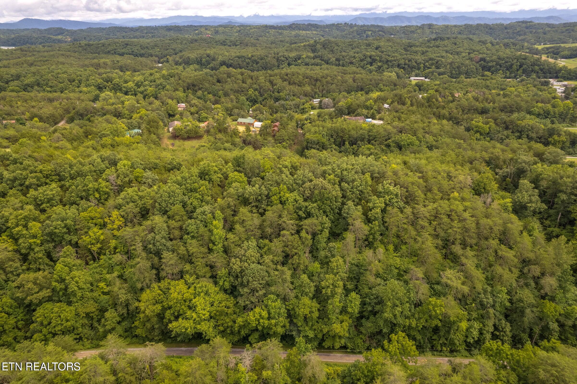Moon Hollow Rd Property Photo 2