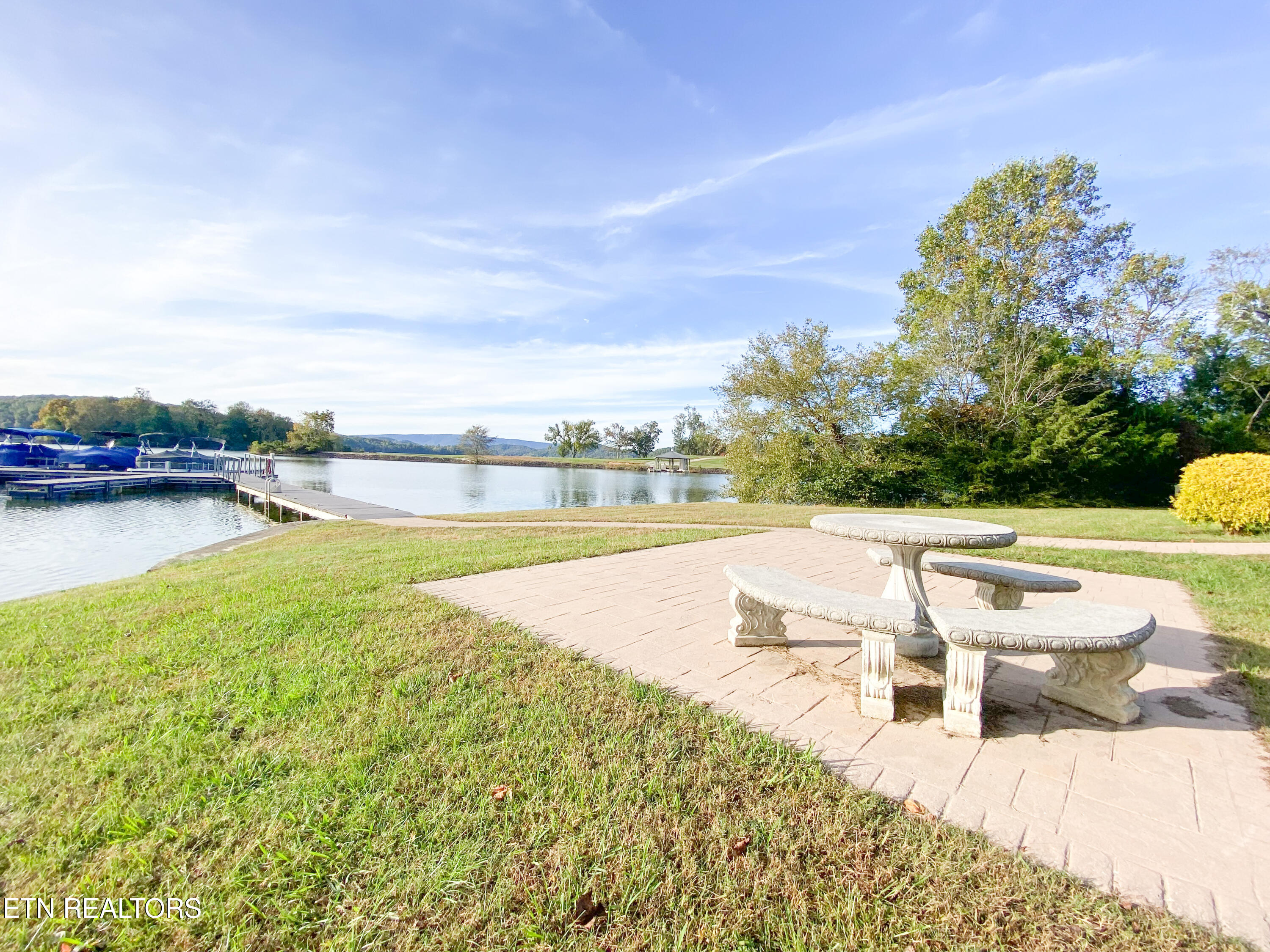 Grand Vista Drive Property Photo 14