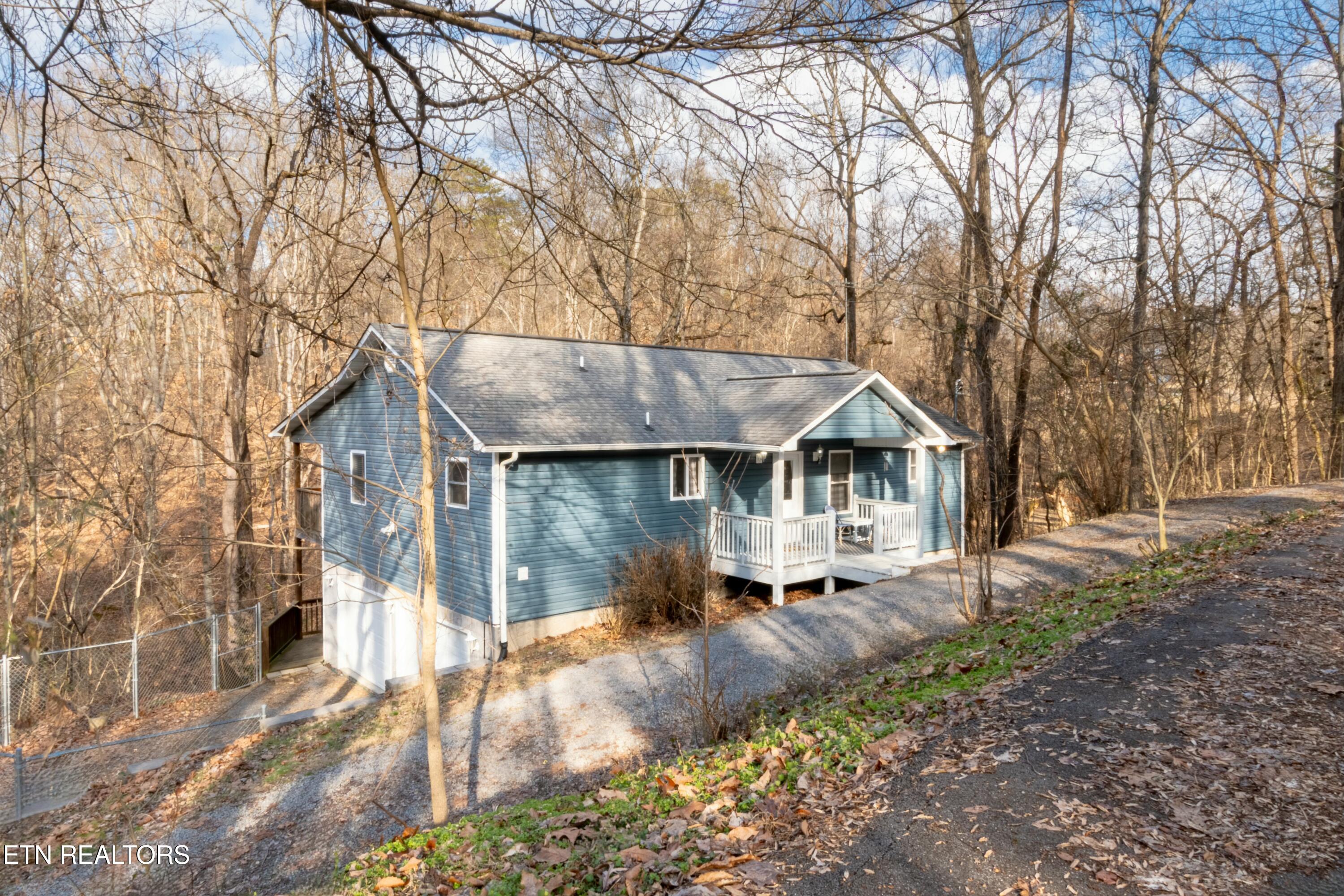 2067 Highpoint Lane Property Photo 1