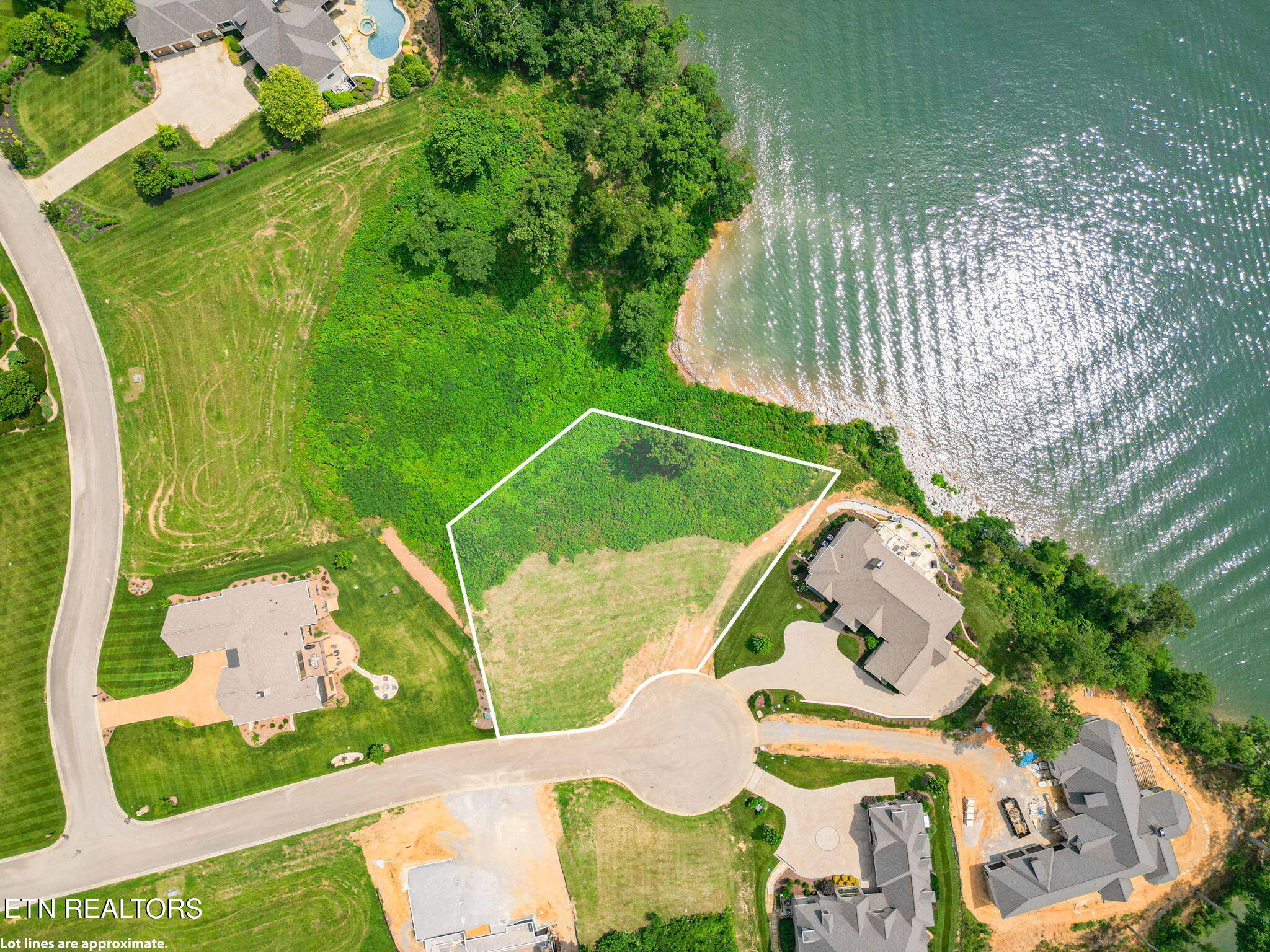 1999 Taffrail Drive Property Photo 4