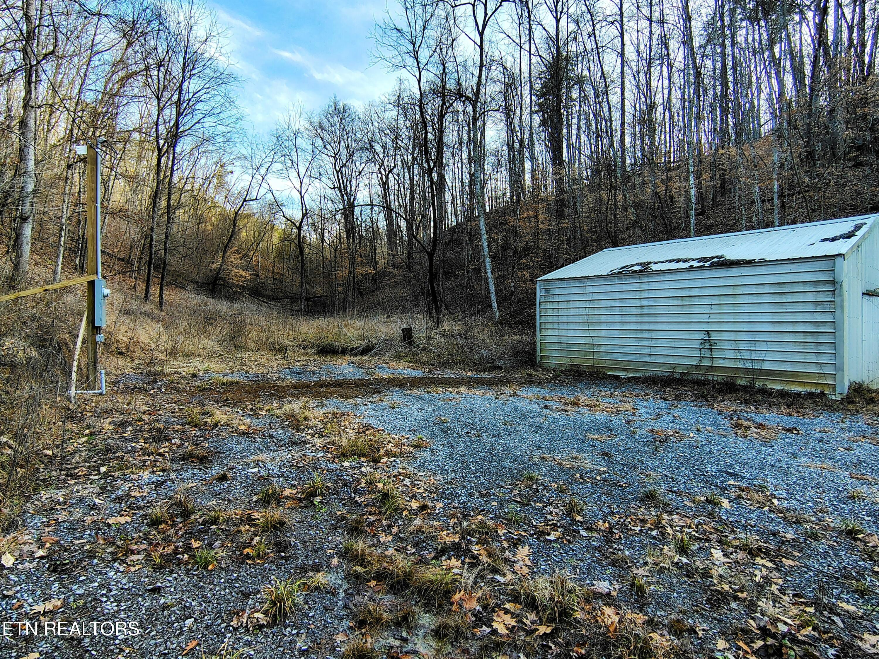 907 Sharp Rd Property Photo 2