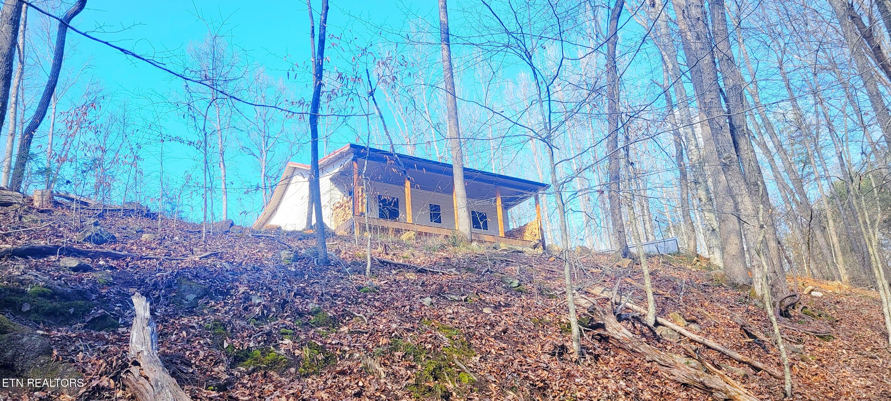 1271 Sweetwater Rd Property Photo 6