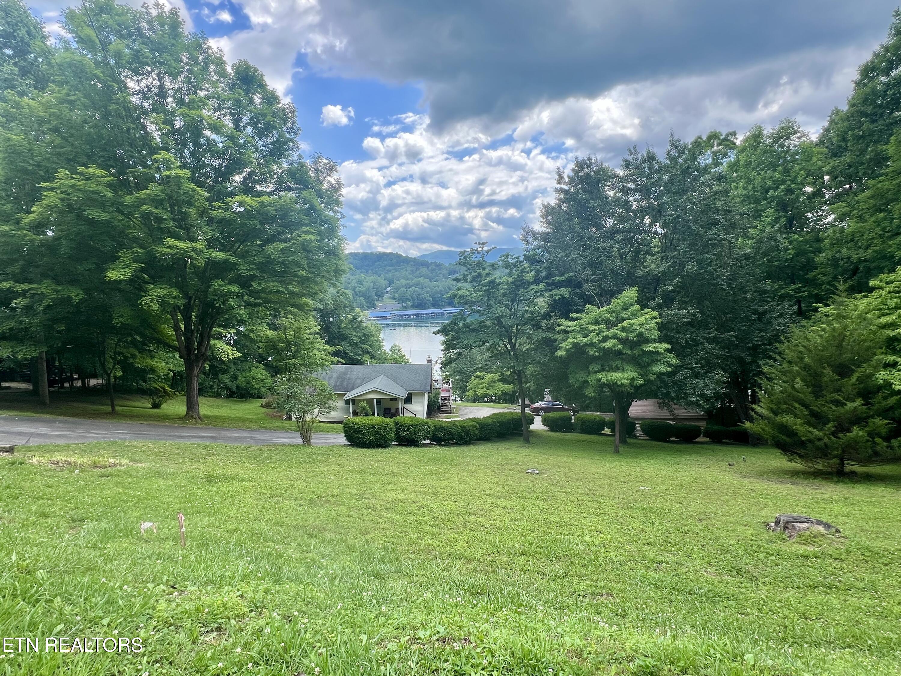 754 Hiwassee Drive Property Photo 1