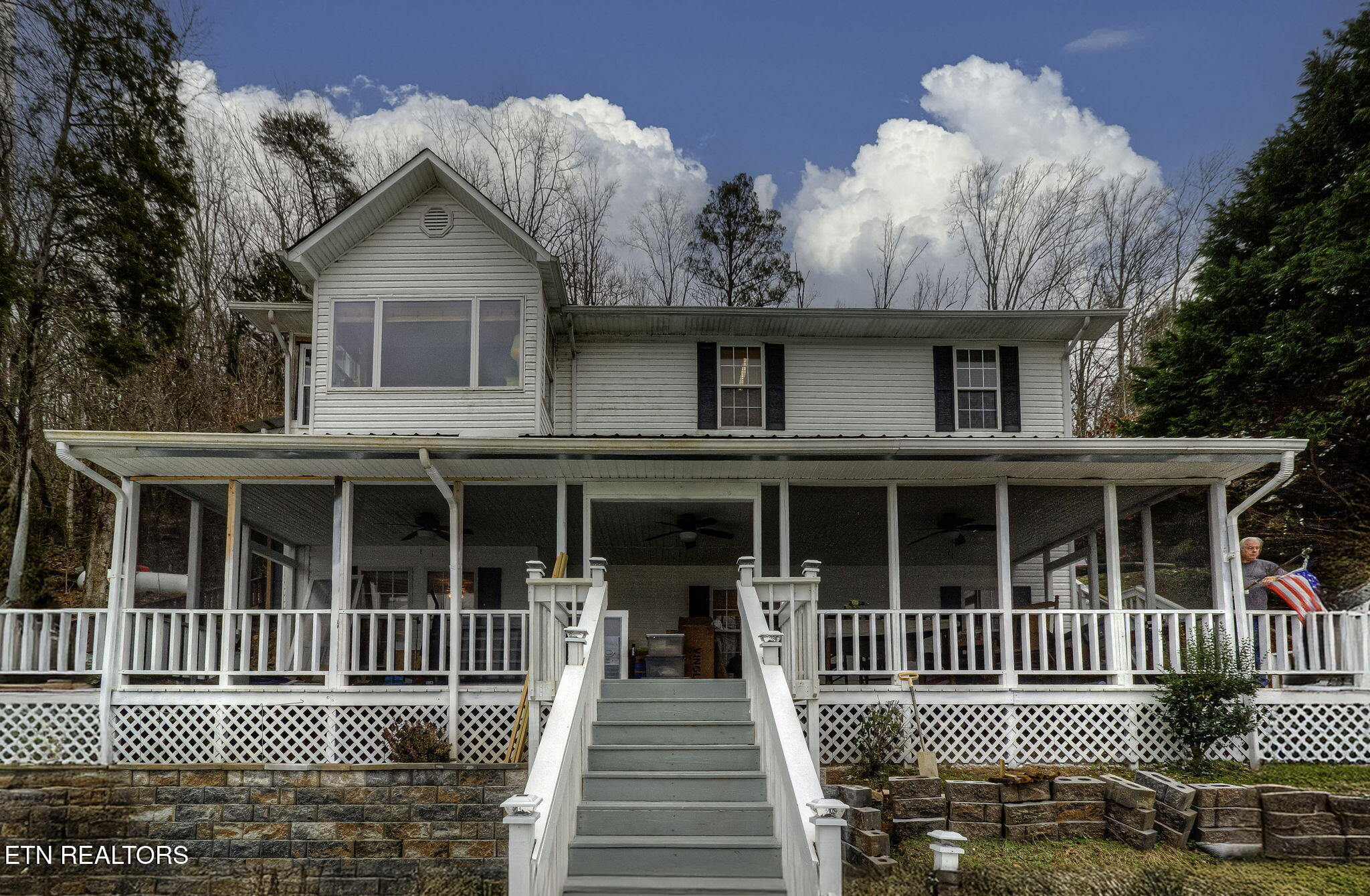 341 Clearwater Drive Property Photo