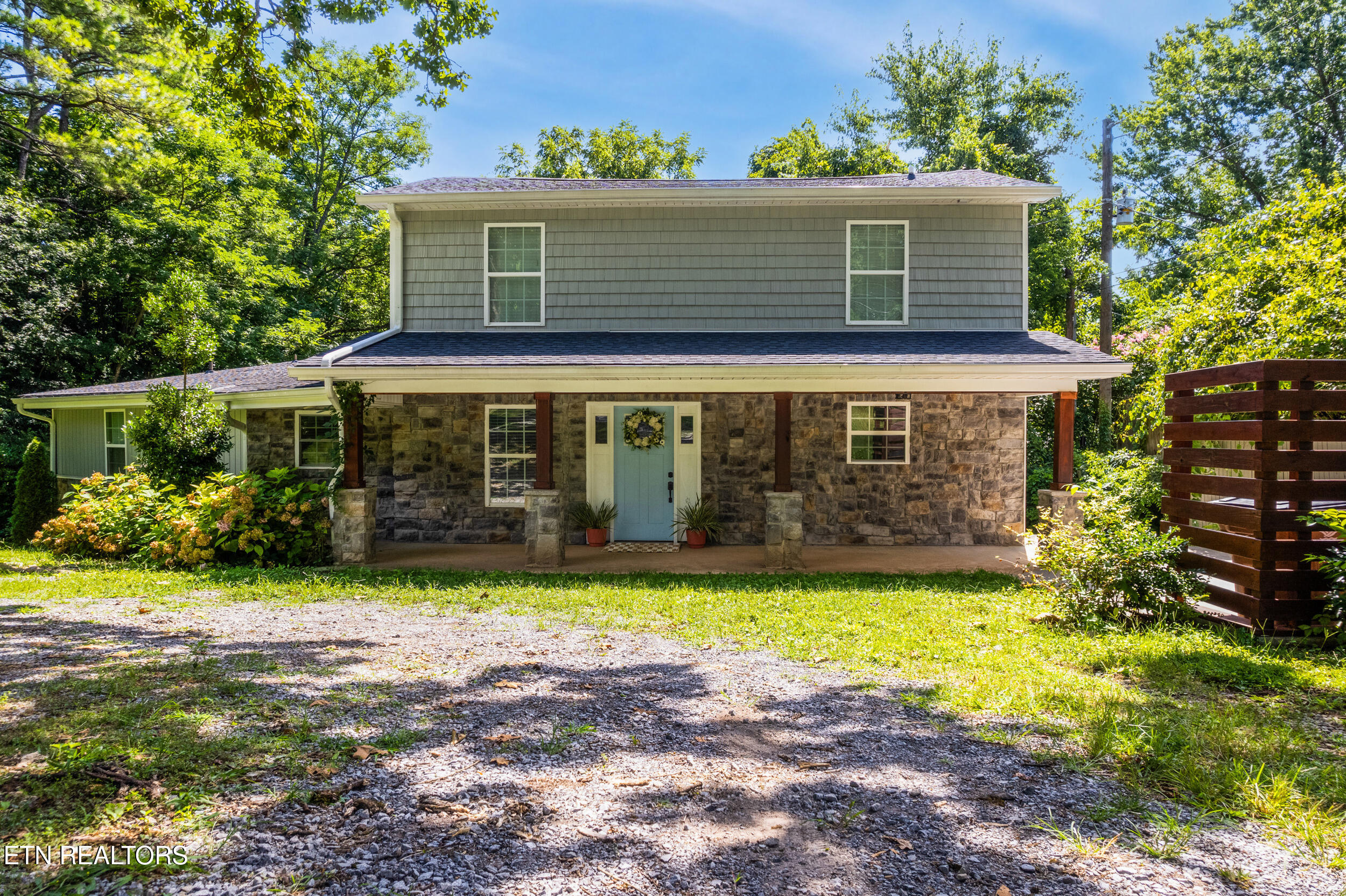5902 Dogwood Rd Property Photo 1