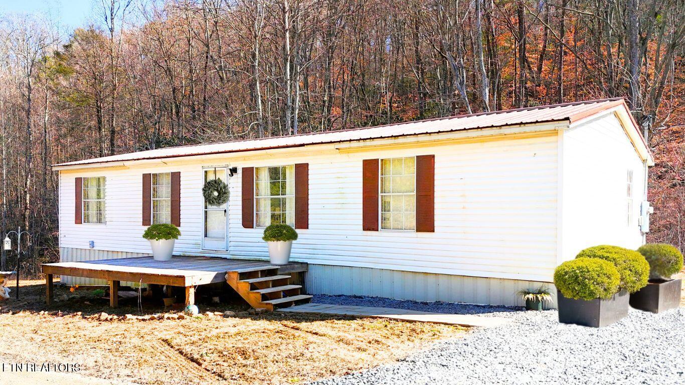 1290 Bluets Road Property Photo