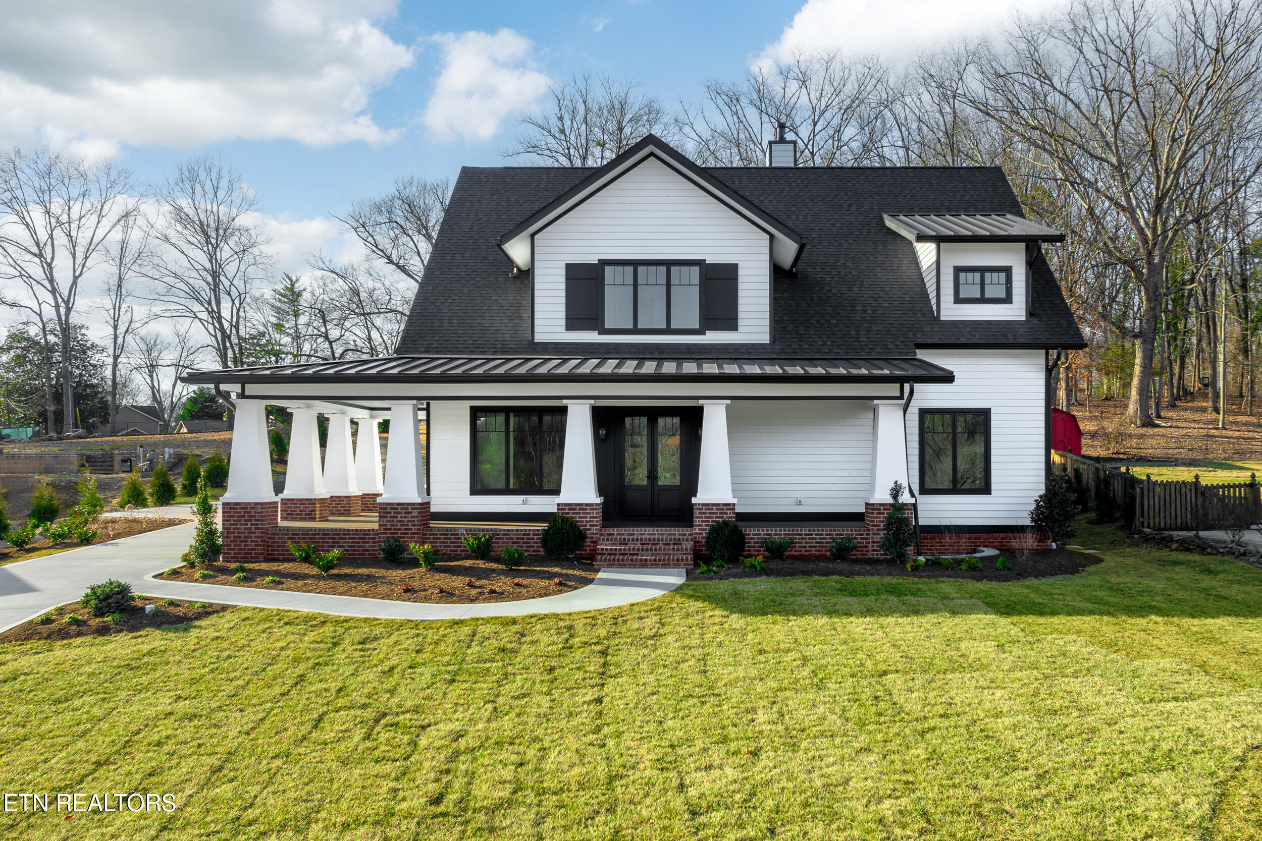 1521 Cherokee Blvd Property Photo