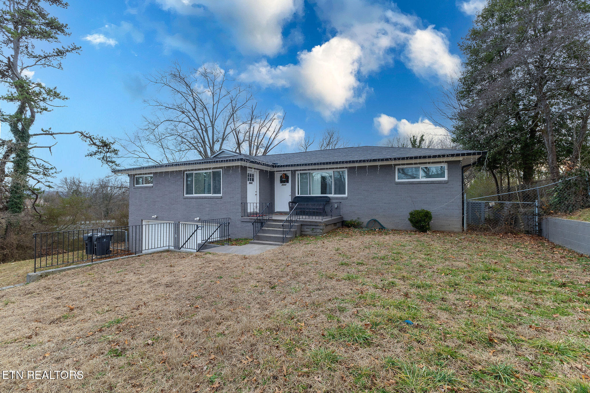 5507 5th St Property Photo 1