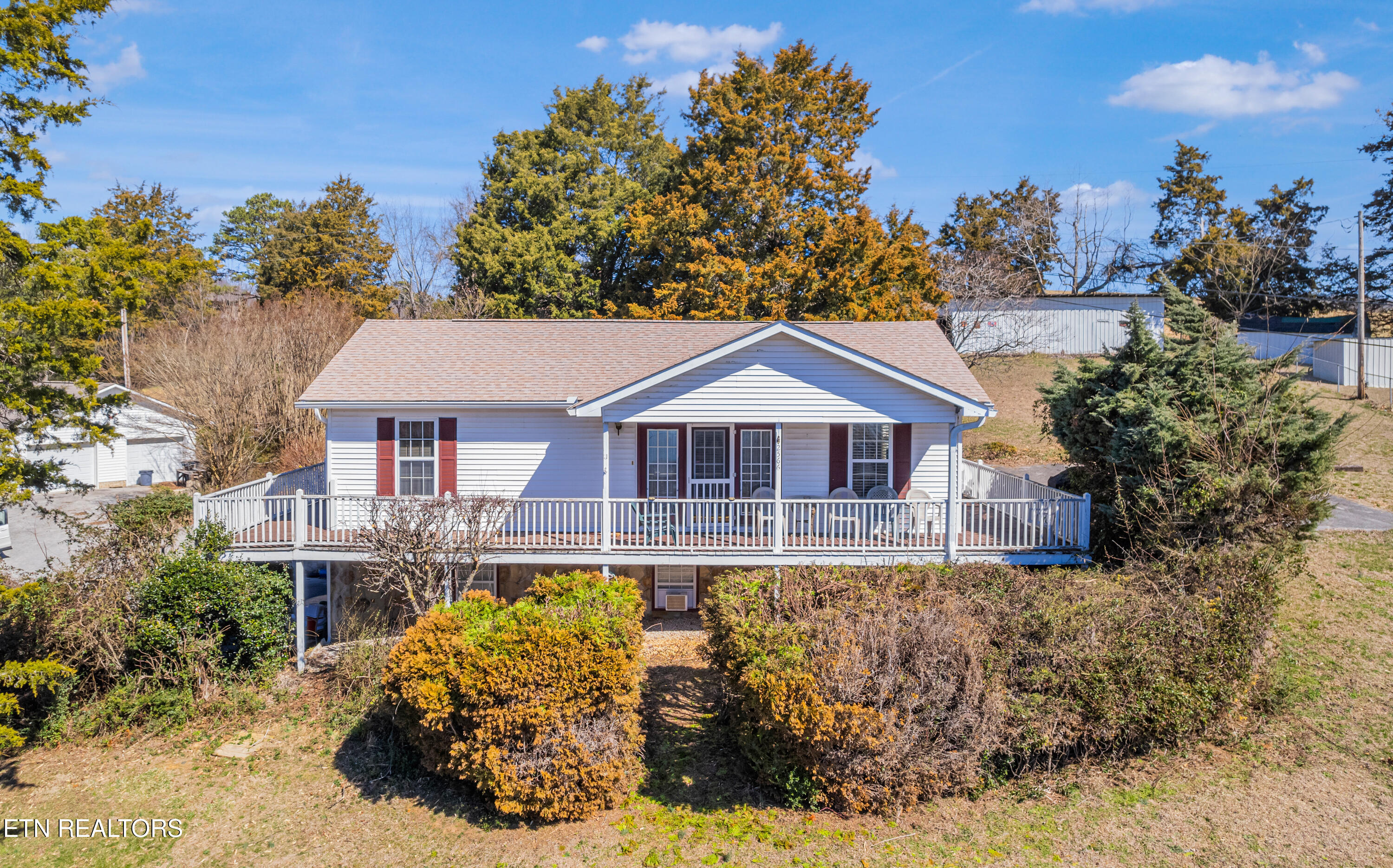 2566 Lakeshore Drive Property Photo