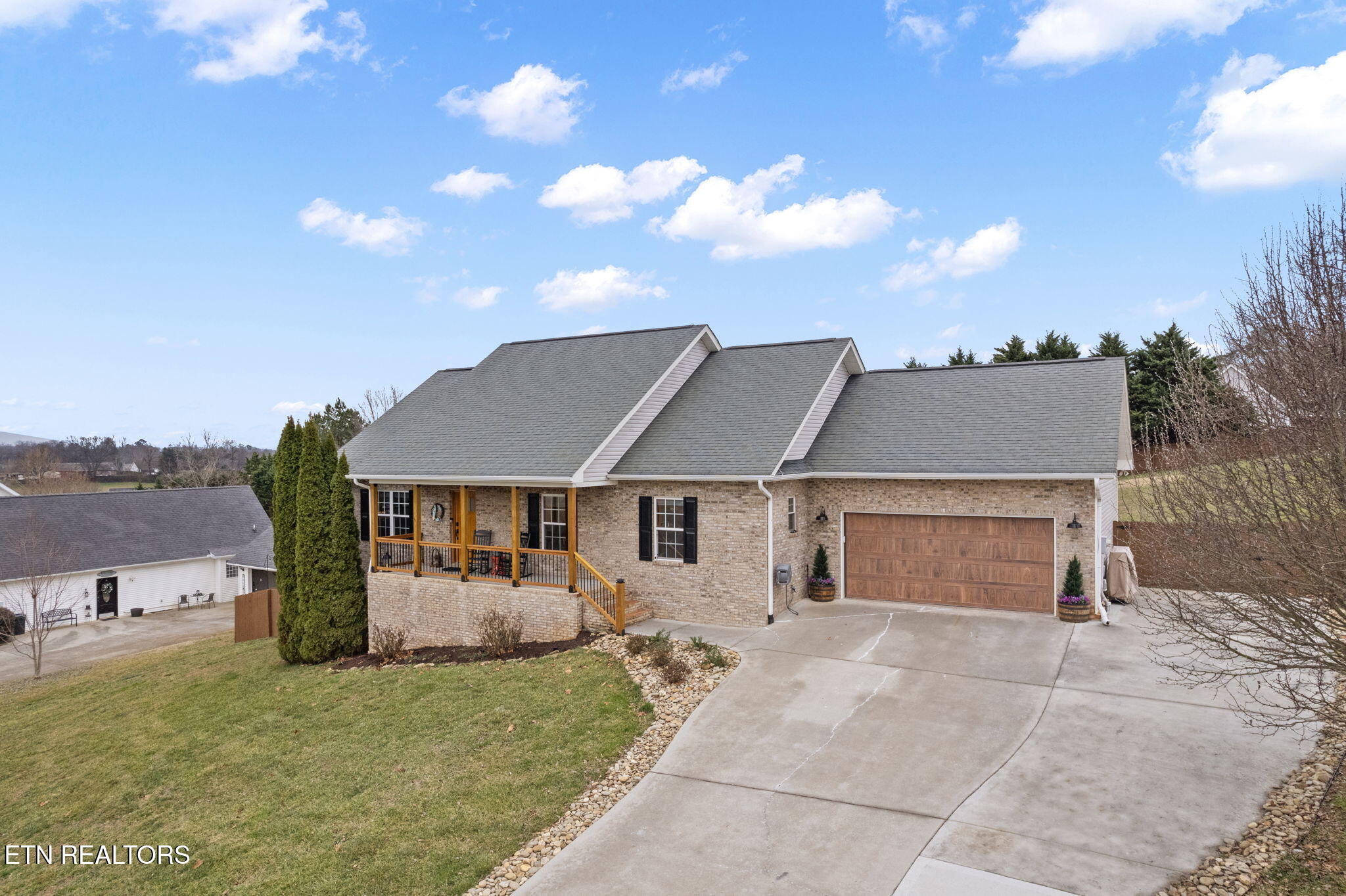 5621 Evergreen Farms Lane Property Photo 3