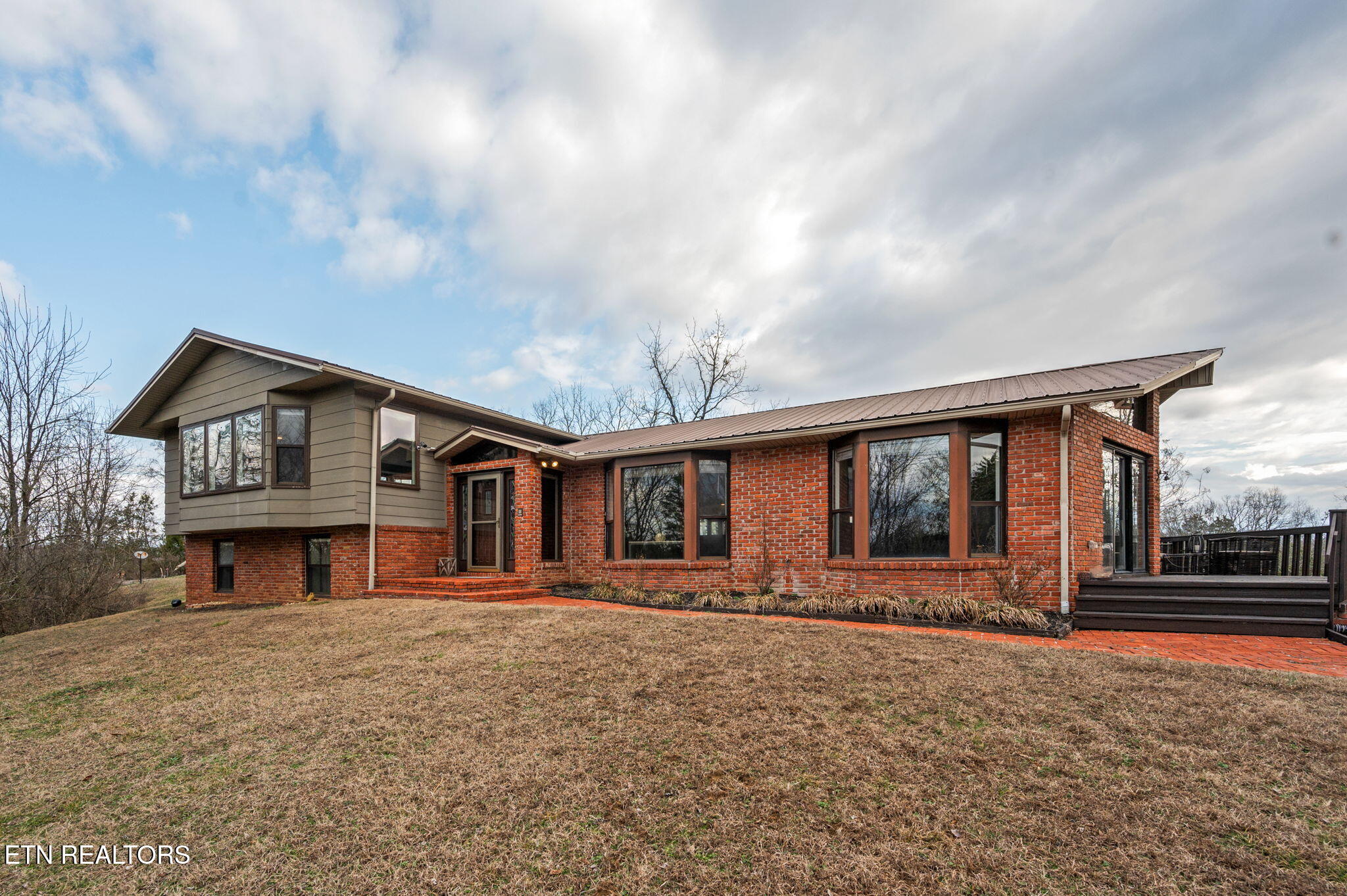 257 Wye Drive Property Photo 1