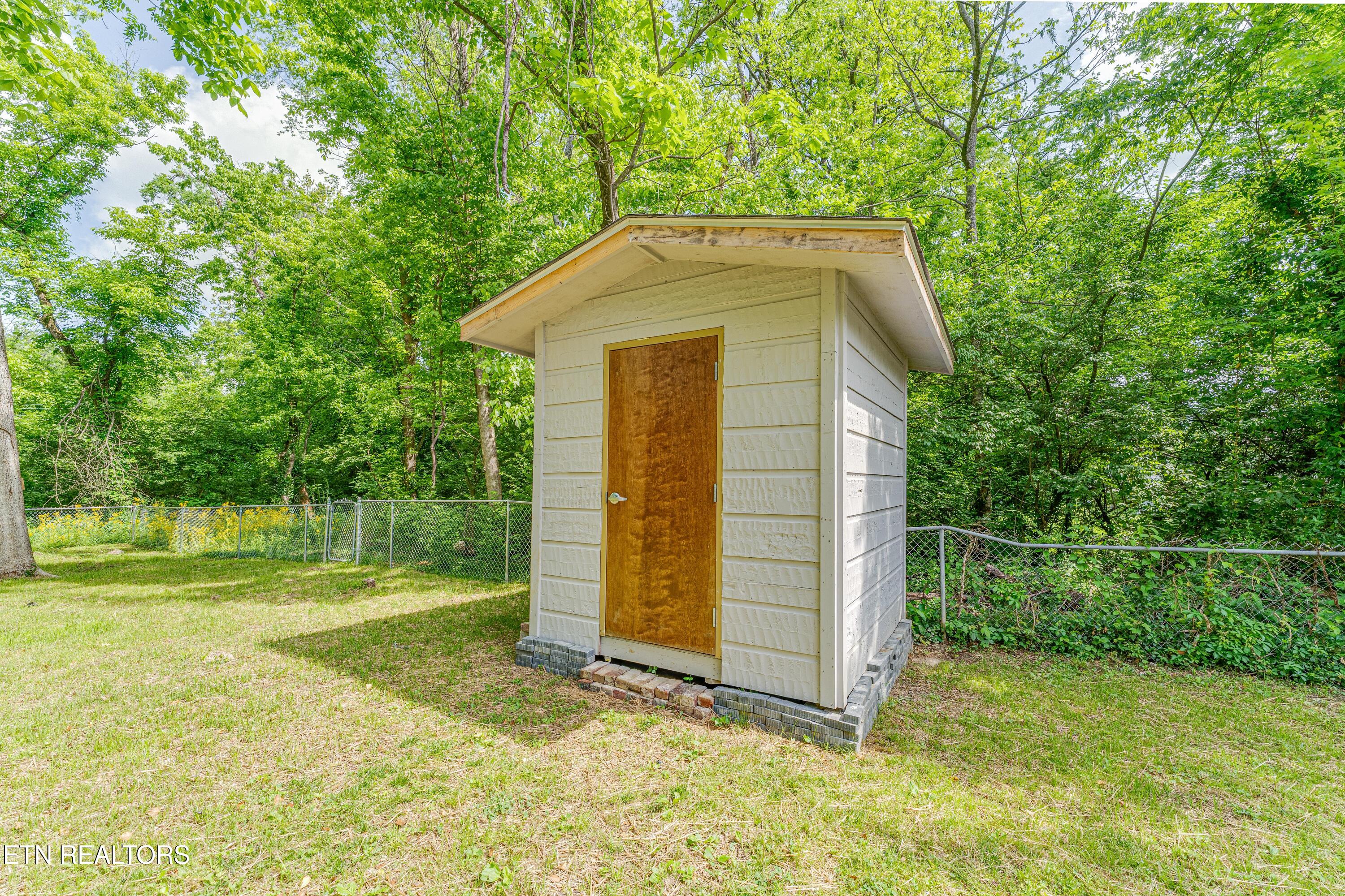 2629 Wilson Ave Property Photo 21