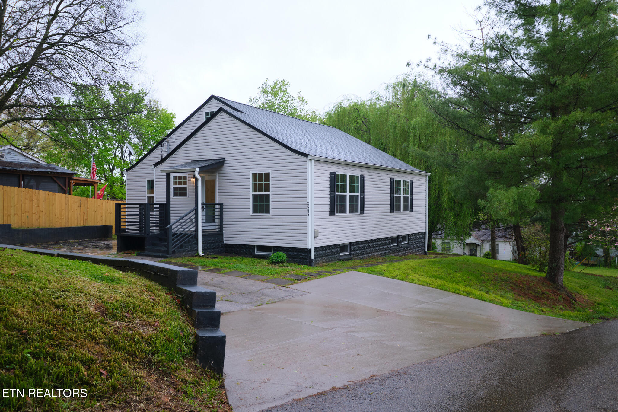 2505 Buffat Mill Rd Property Photo