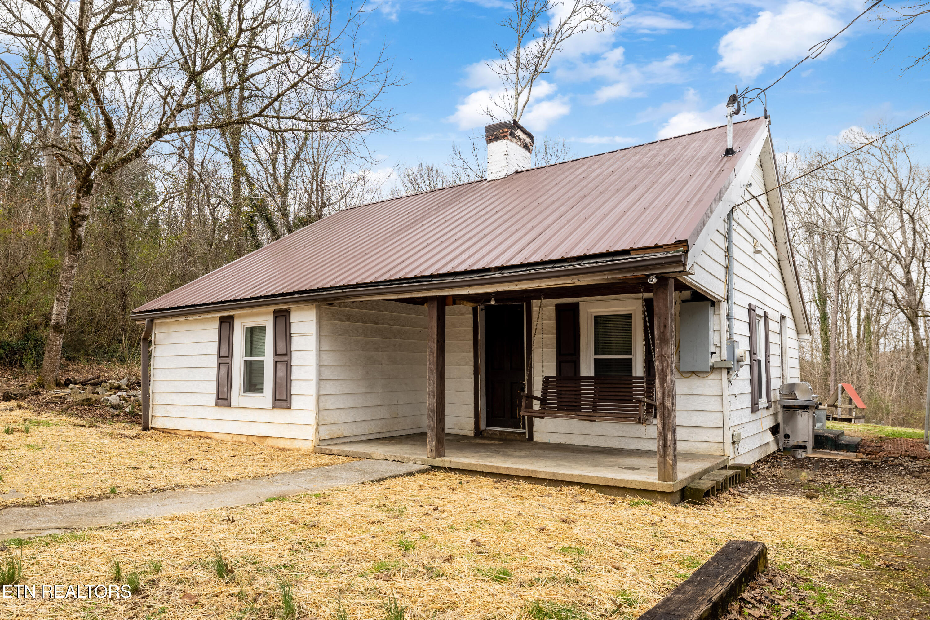 305 N Young St Property Photo