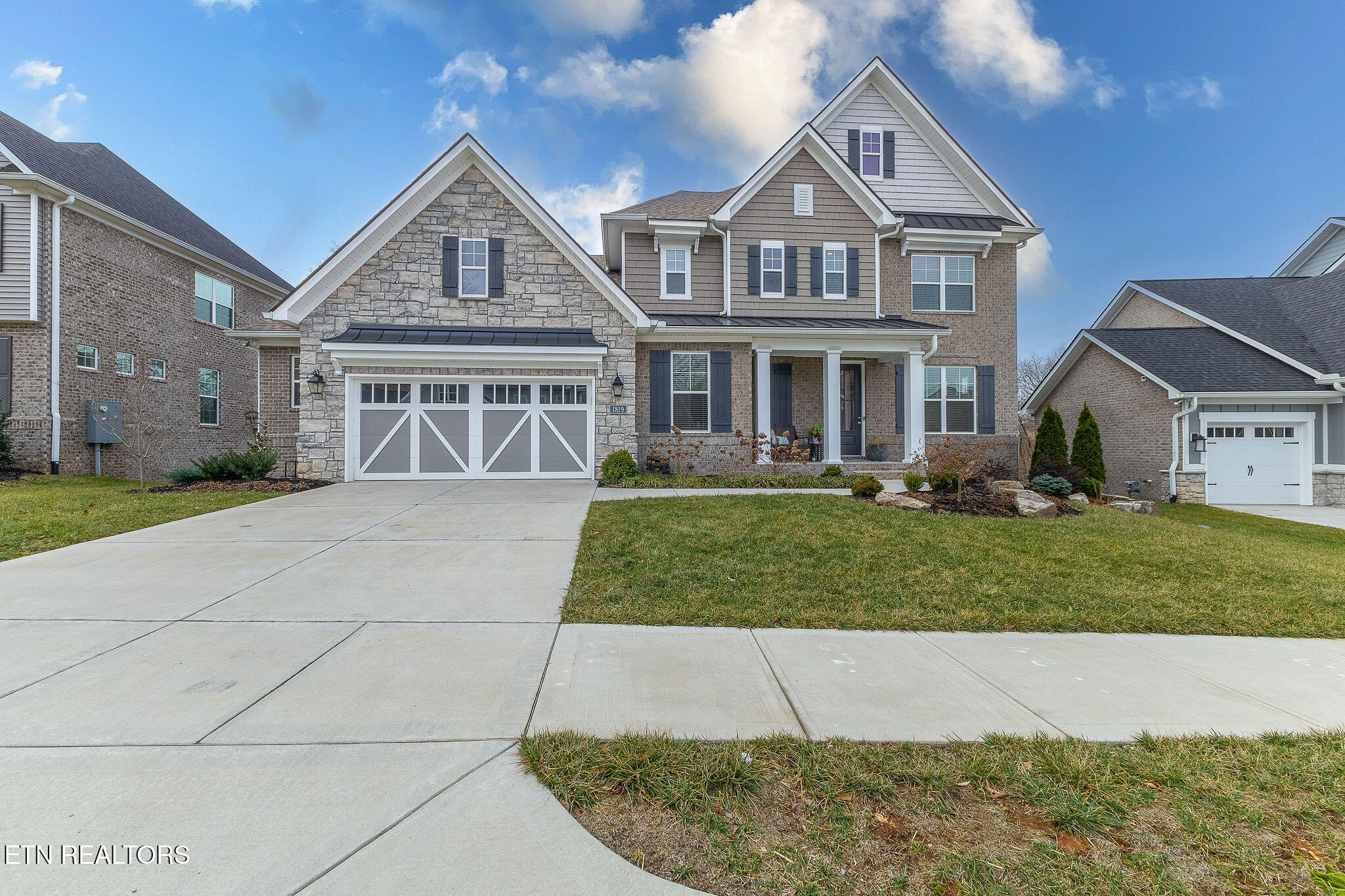 1819 English Ivy Lane Property Photo