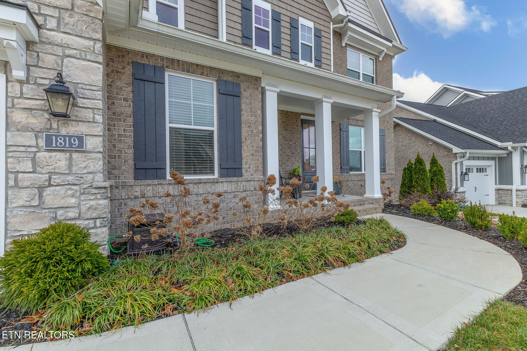 1819 English Ivy Lane Property Photo 3