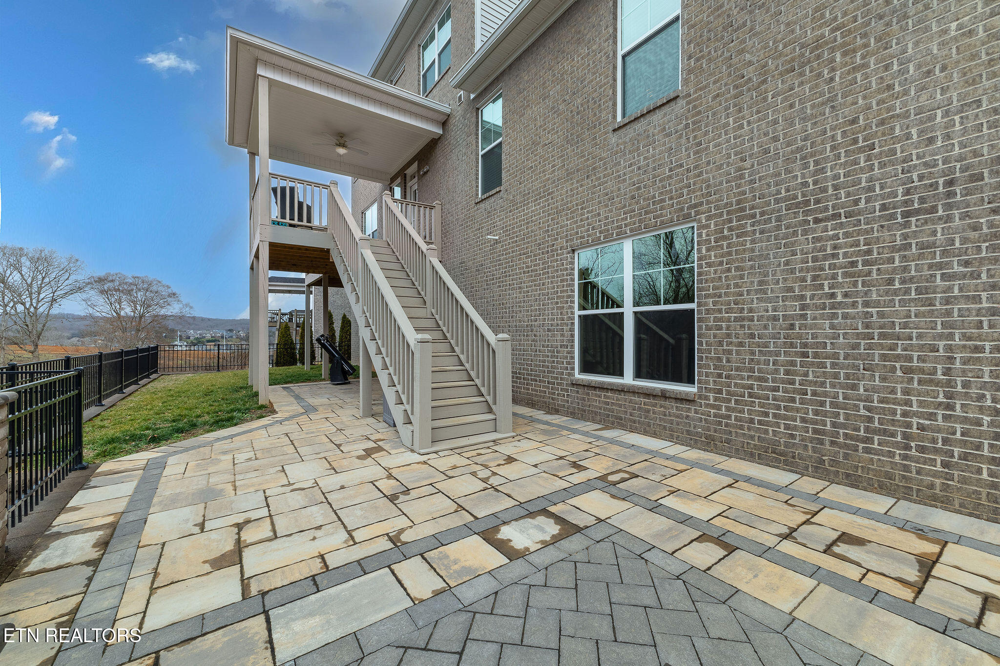1819 English Ivy Lane Property Photo 35