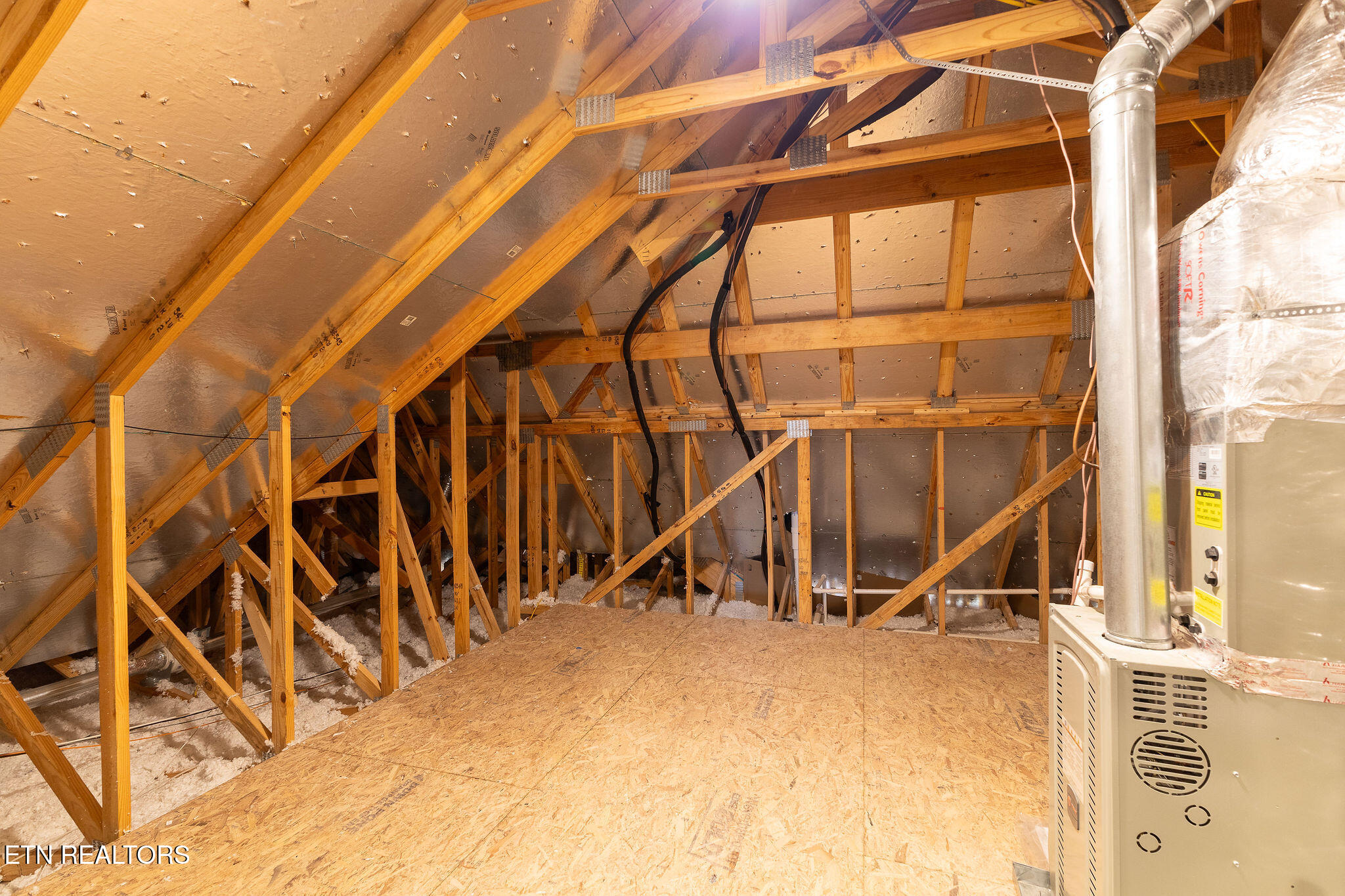 1819 English Ivy Lane Property Photo 37