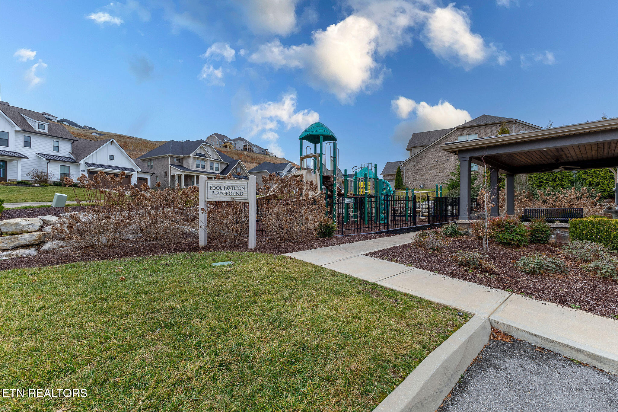 1819 English Ivy Lane Property Photo 42