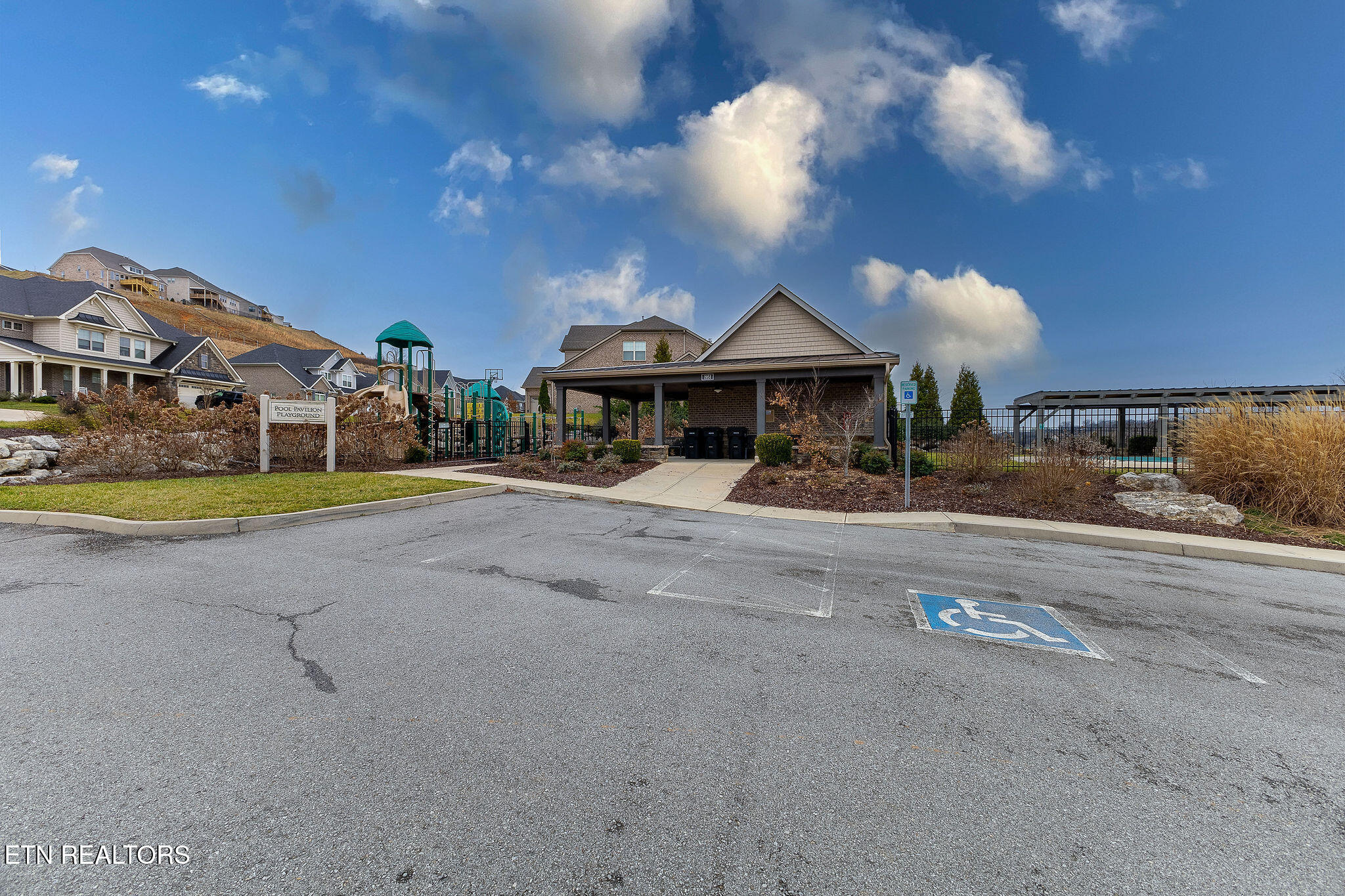 1819 English Ivy Lane Property Photo 43