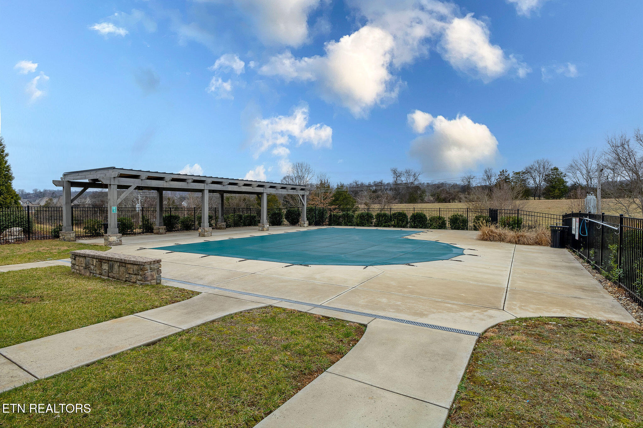 1819 English Ivy Lane Property Photo 45