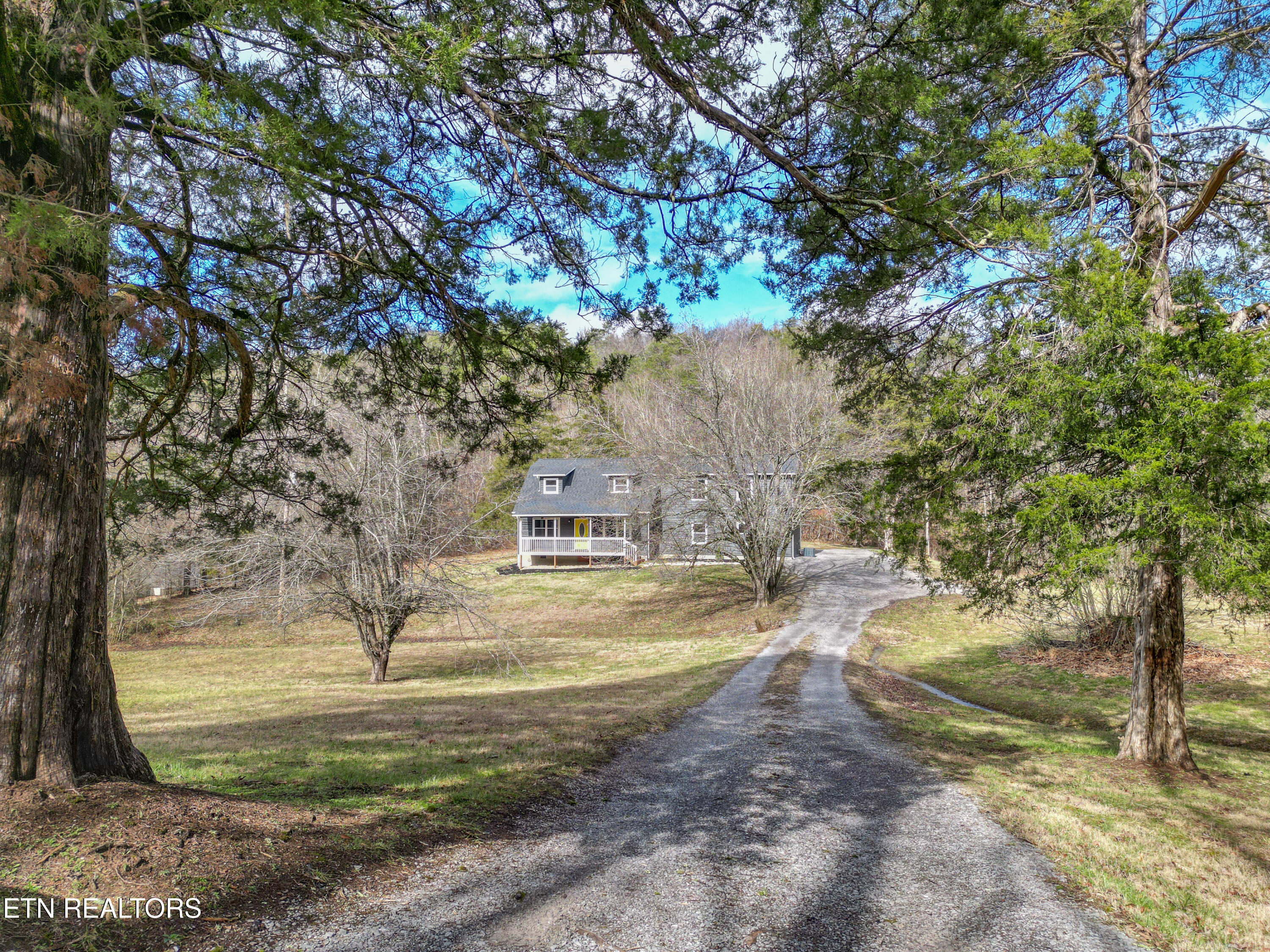589 Possum Valley Rd Property Photo