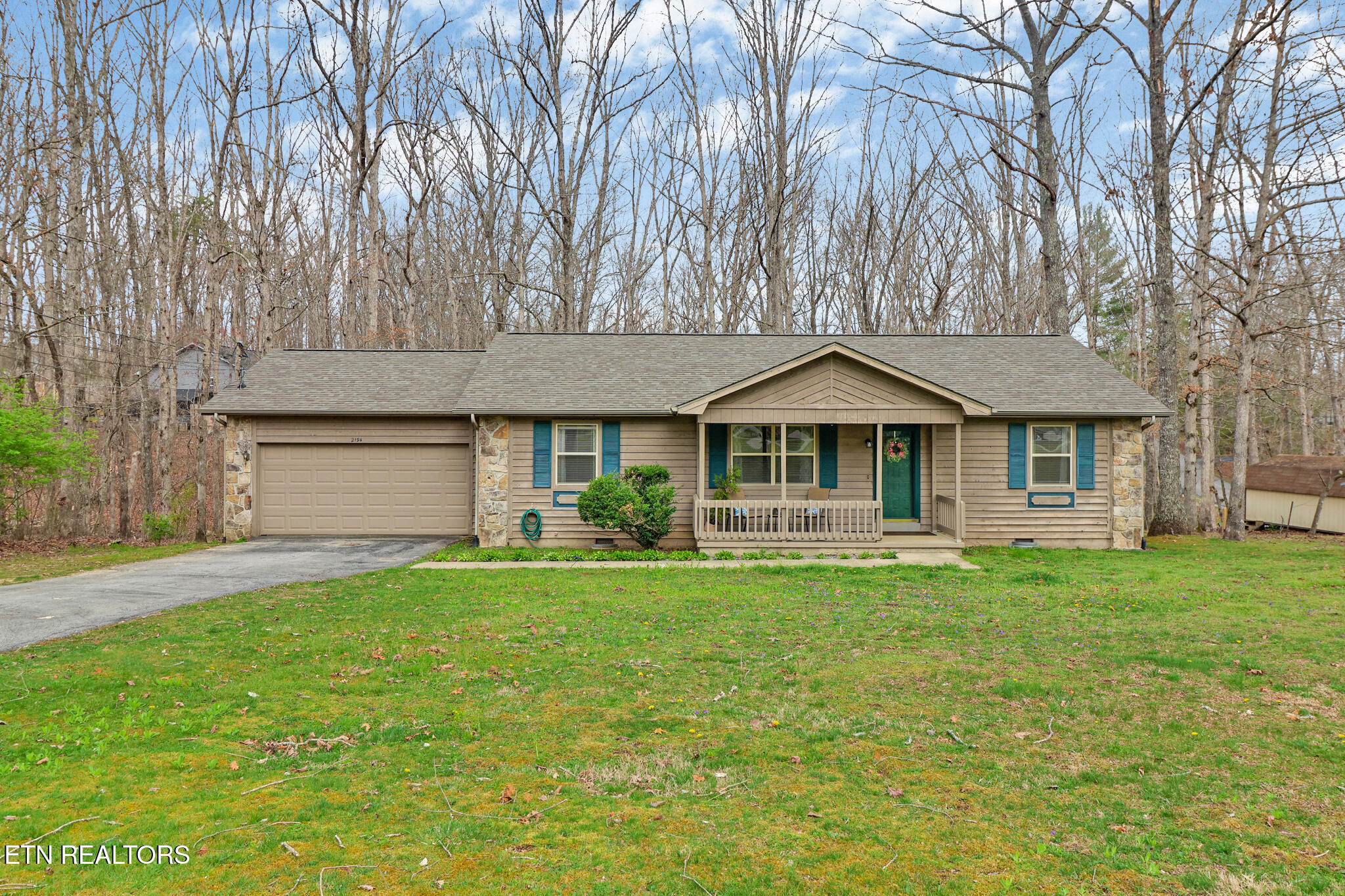 2194 Spruce Loop Property Photo 1