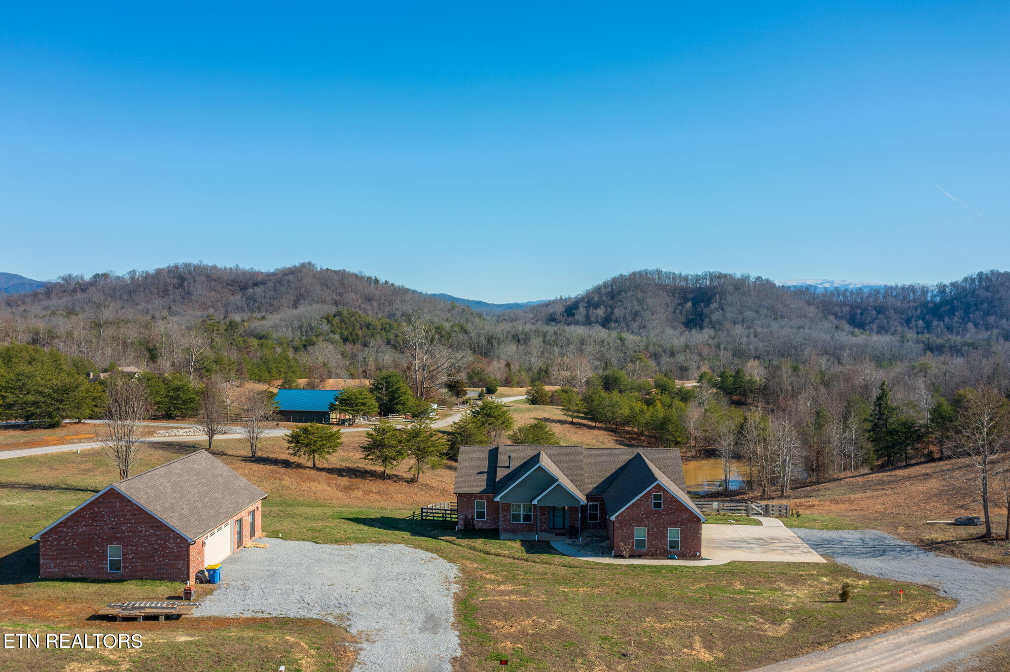 153 Martingale Way Property Photo