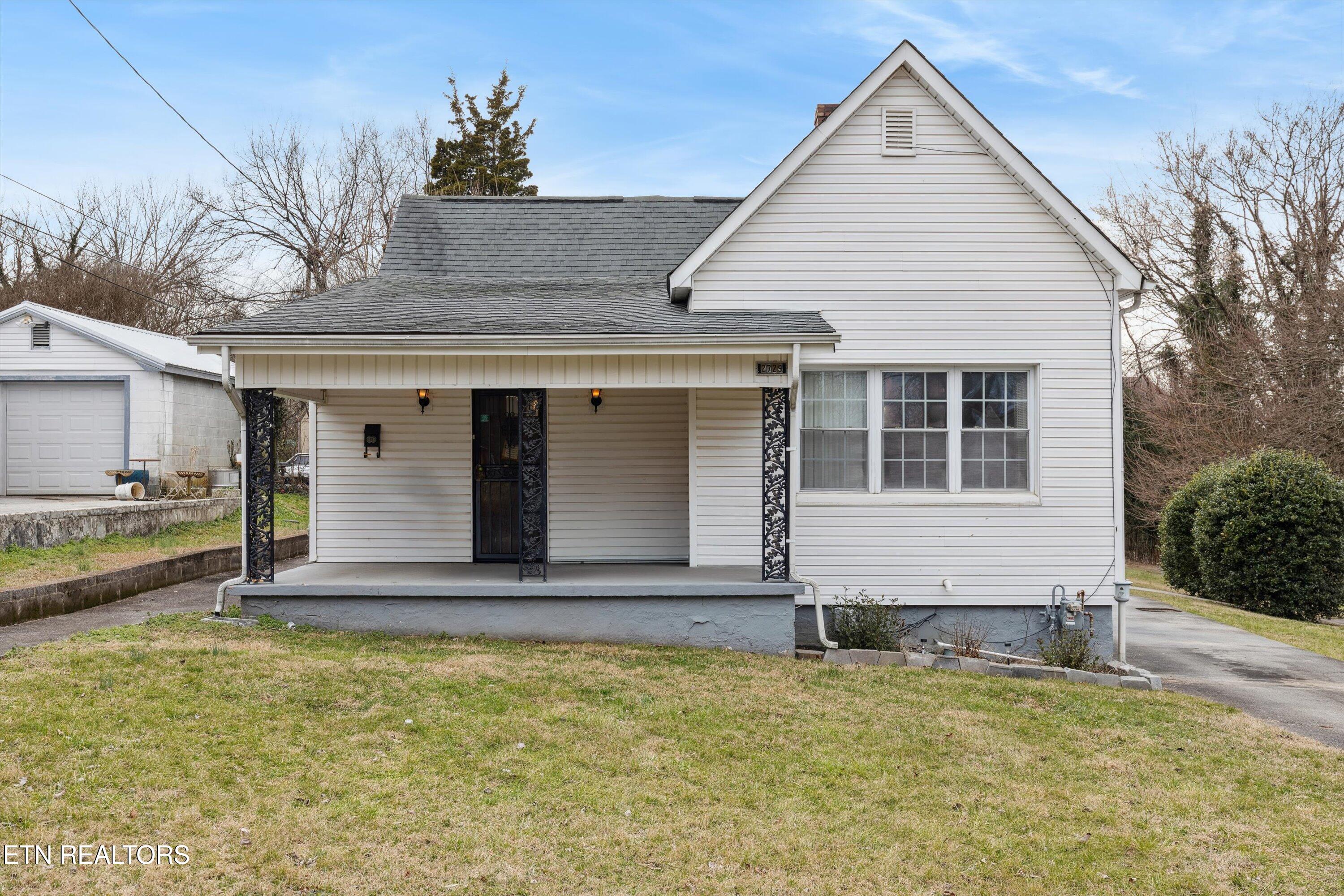 2729 Barton St Property Photo